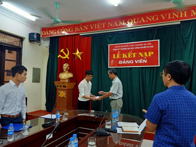 Lễ kết nạp Đảng viên mới của chi bộ TT Việt Nhật