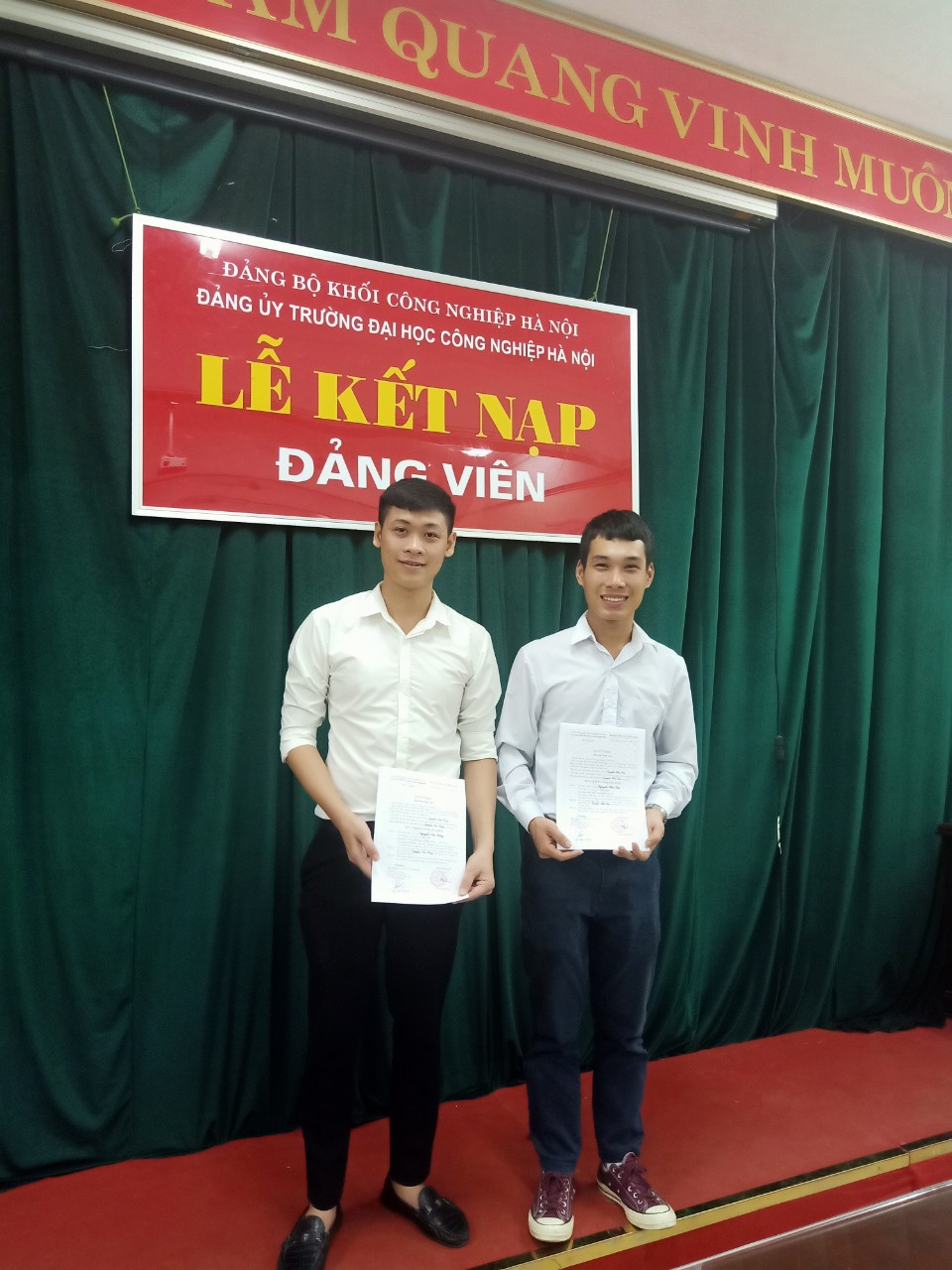 Lễ kết nạp Đảng viên mới của chi bộ TT Việt Nhật