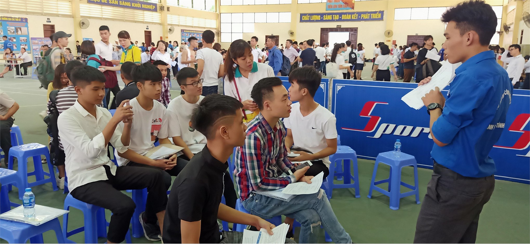 Trung tâm Việt – Nhật tưng bừng chào đón Tân sinh viên hệ cao đẳng K21