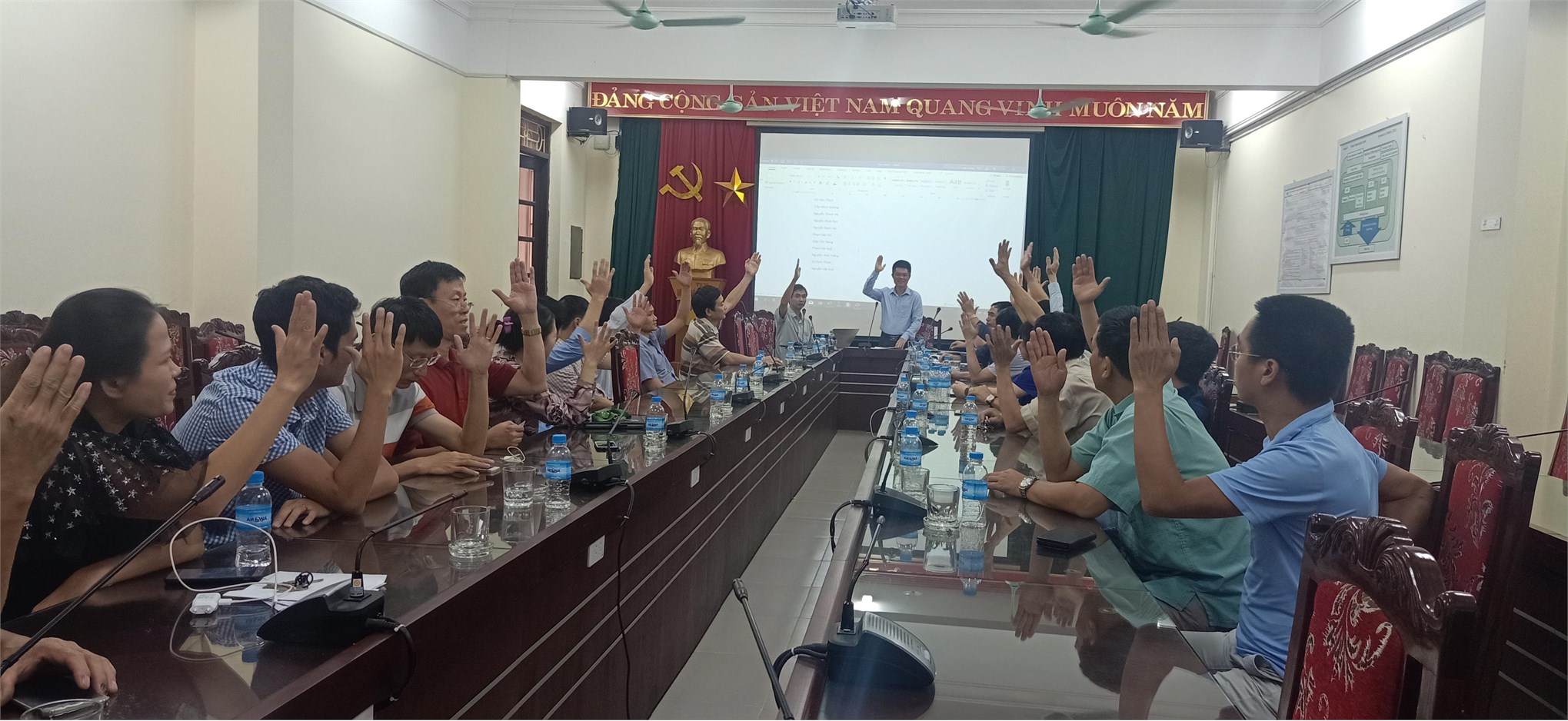 Hội nghị công chức viên chức năm học 2018 – 2019 của TT Việt Nhật