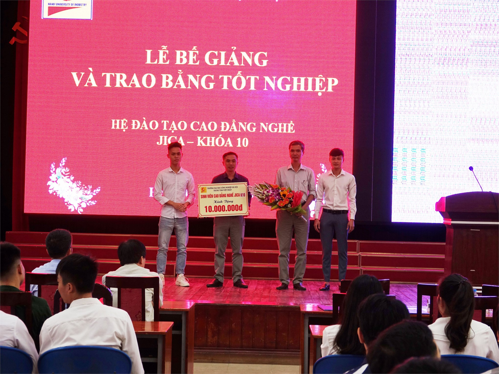 Tổ chức lễ bế giảng và trao bằng tốt nghiệp cho sinh viên Cao đẳng nghề Jica khóa 10