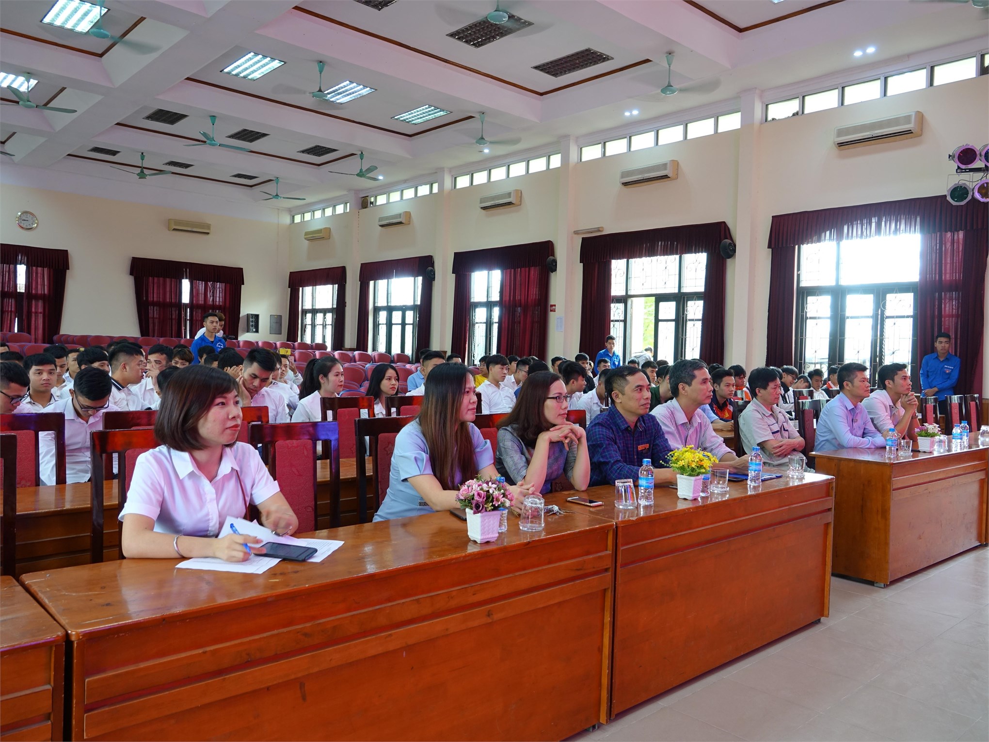 Tổ chức lễ bế giảng và trao bằng tốt nghiệp cho sinh viên Cao đẳng nghề Jica khóa 10