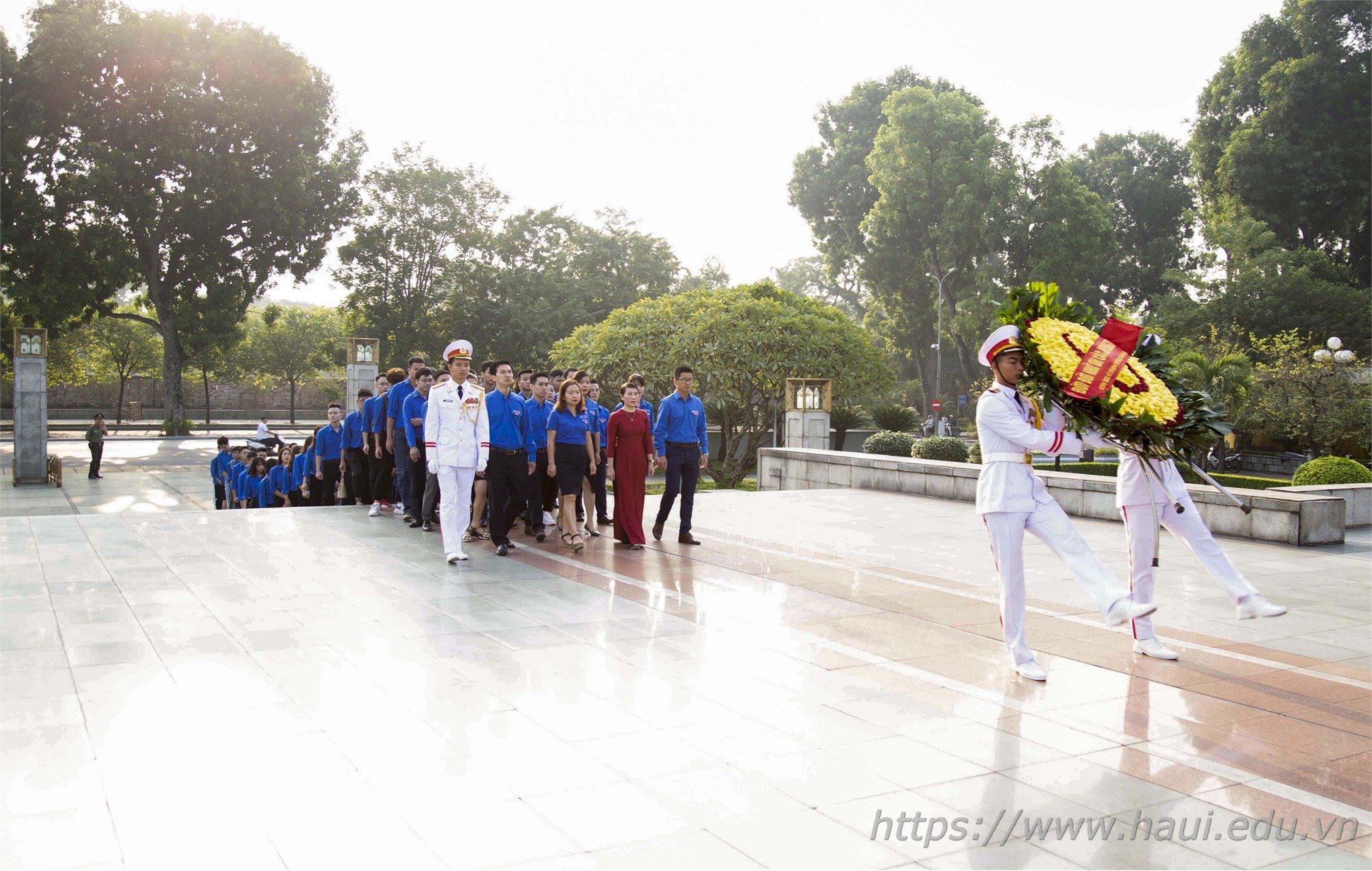 Liên chi đoàn TT Việt Nhật tham gia chương trình Lễ báo công do Đoàn thanh niên - Hội sinh viên tổ chức