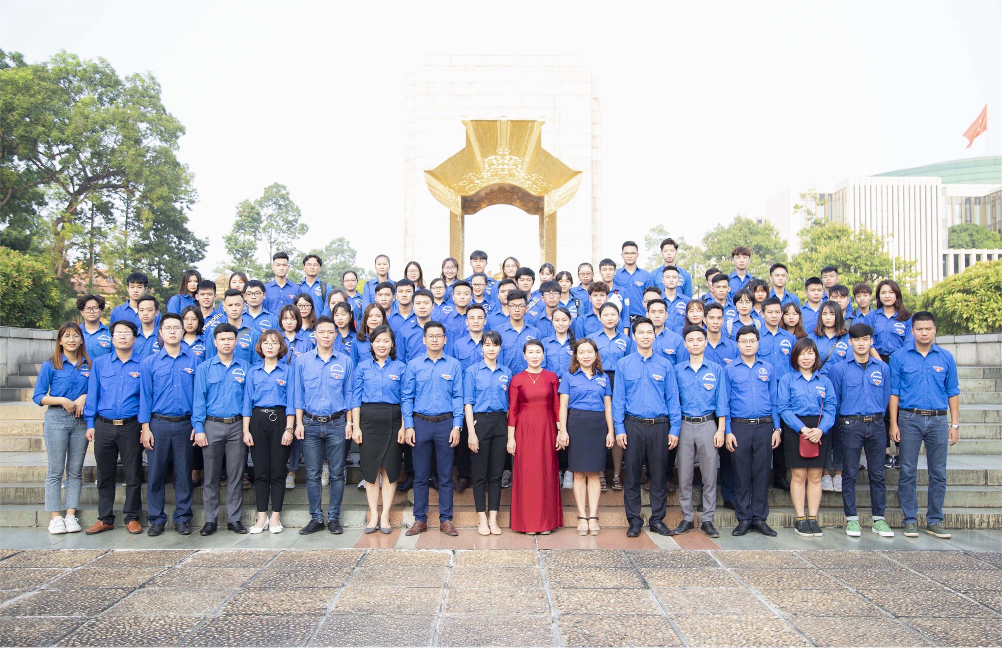 Liên chi đoàn TT Việt Nhật tham gia chương trình Lễ báo công do Đoàn thanh niên - Hội sinh viên tổ chức