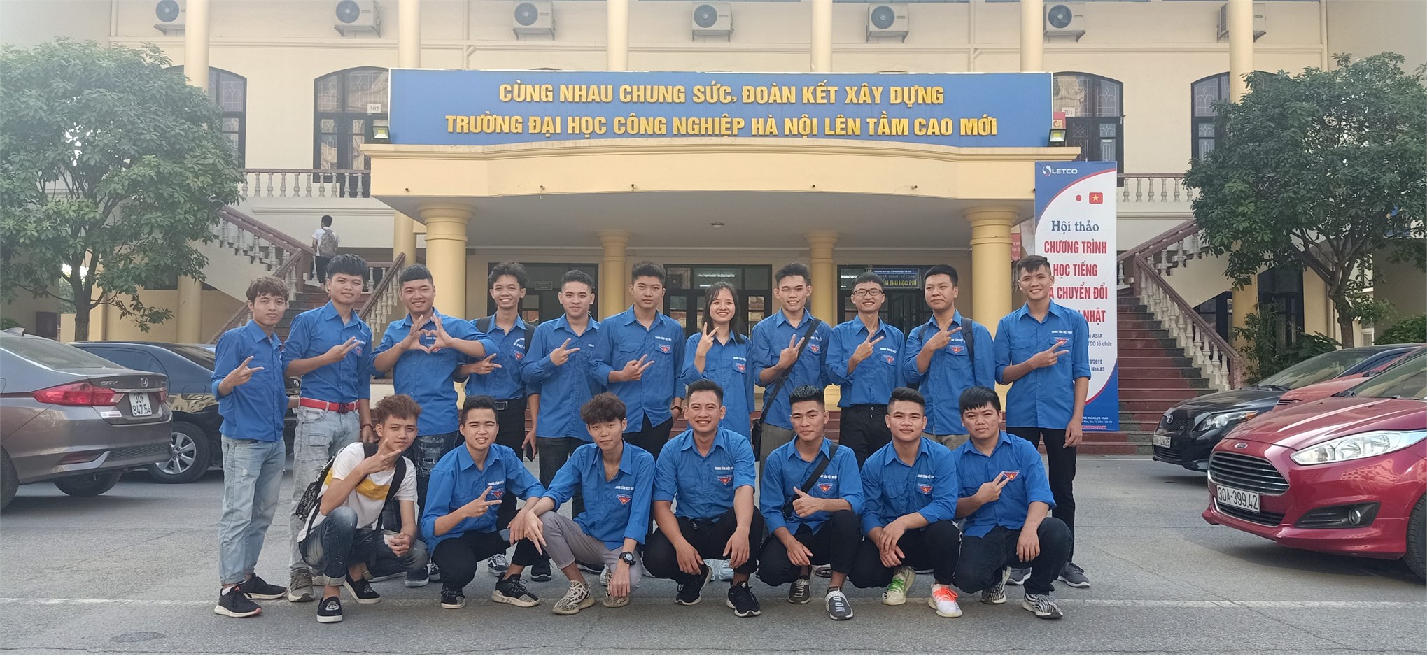 Sinh viên Trung tâm Việt Nhật hào hứng tham gia Ngày hội hiến máu nhân đạo năm 2019