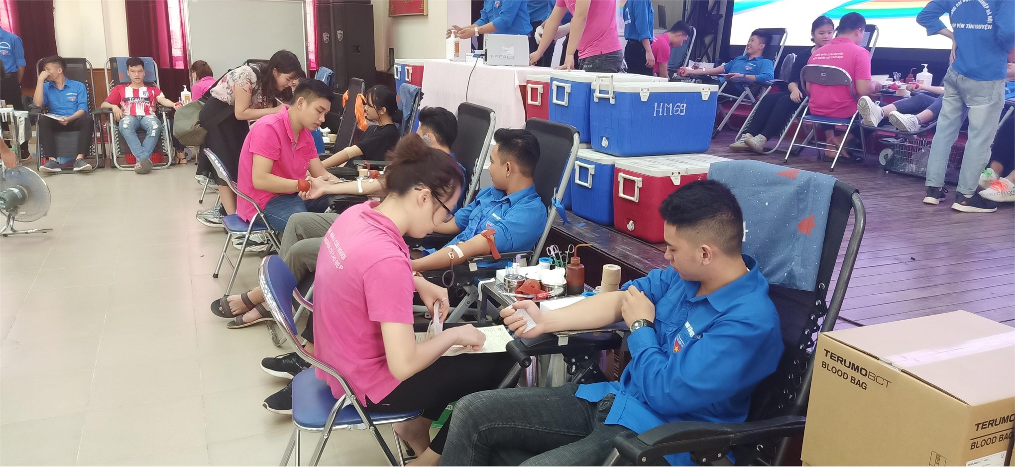 Sinh viên Trung tâm Việt Nhật hào hứng tham gia Ngày hội hiến máu nhân đạo năm 2019