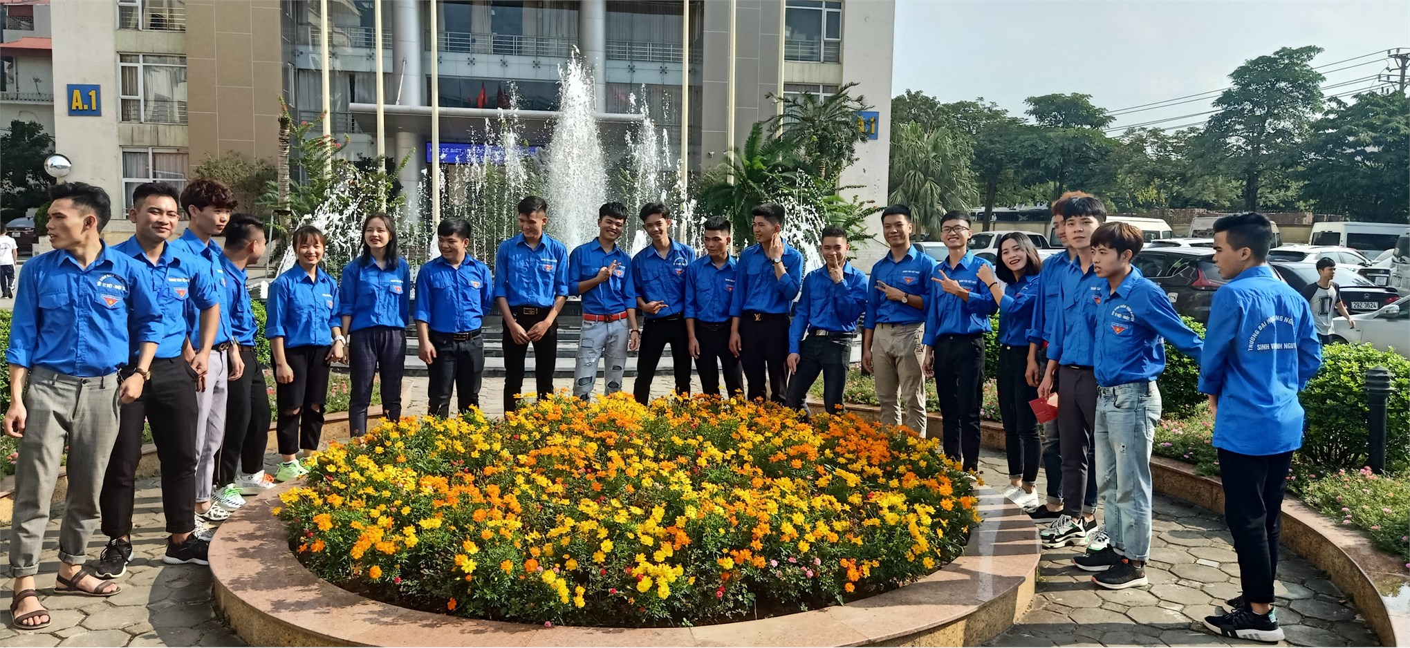 Sinh viên Trung tâm Việt Nhật hào hứng tham gia Ngày hội hiến máu nhân đạo năm 2019