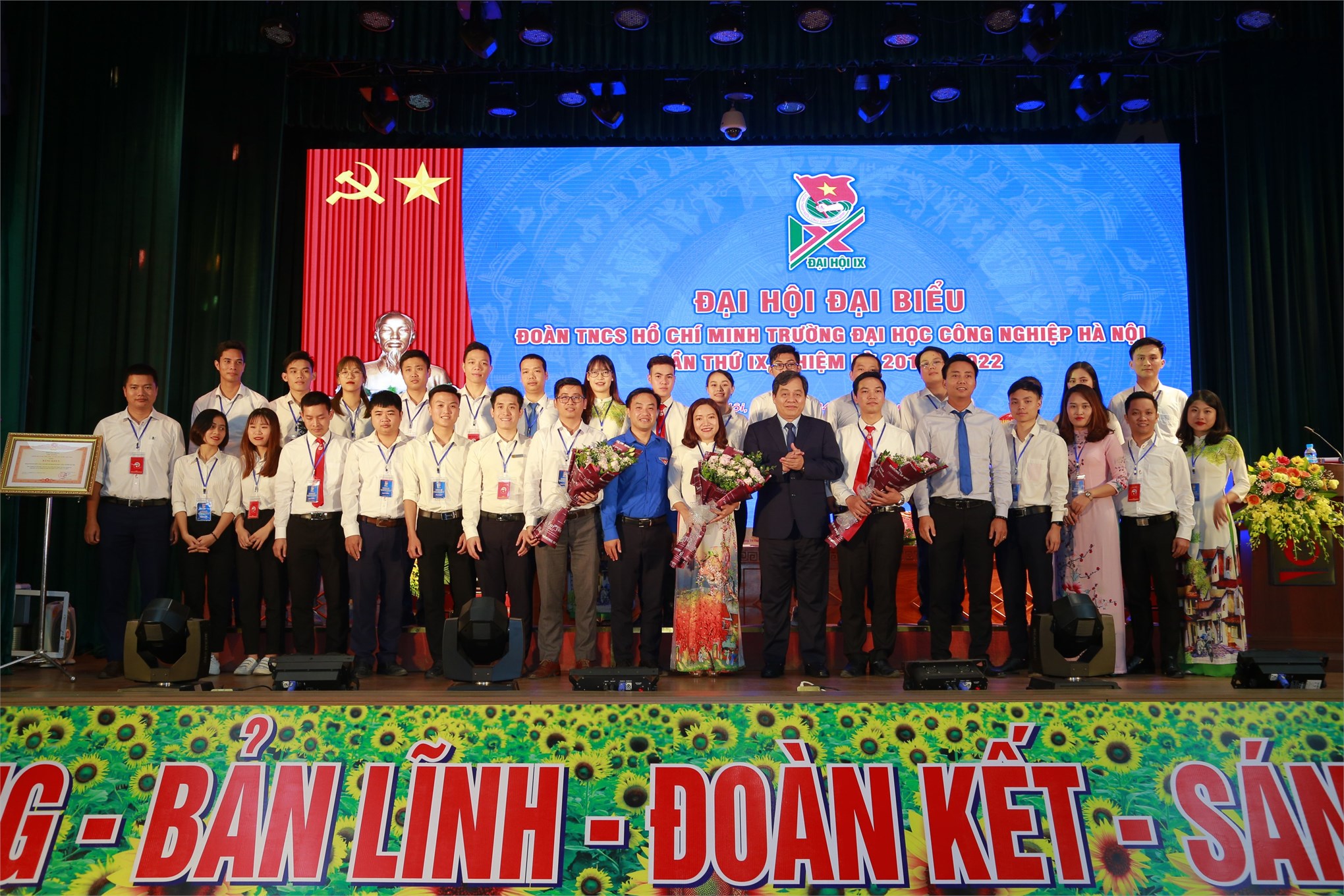Đoàn đại biểu Liên chi đoàn Trung tâm Việt Nhật dự Đại hội đại biểu Đoàn TNCS Hồ Chí Minh trường Đại học Công nghiệp Hà Nội lần thứ IX, nhiệm kỳ 2019 – 2022