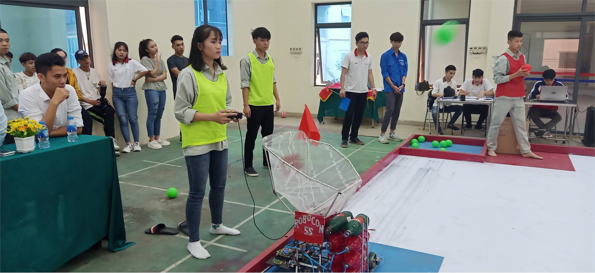 Liên chi đoàn Trung tâm Việt Nhật khởi động mùa robocon với cuộc thi “Robot mini VJC 2019”