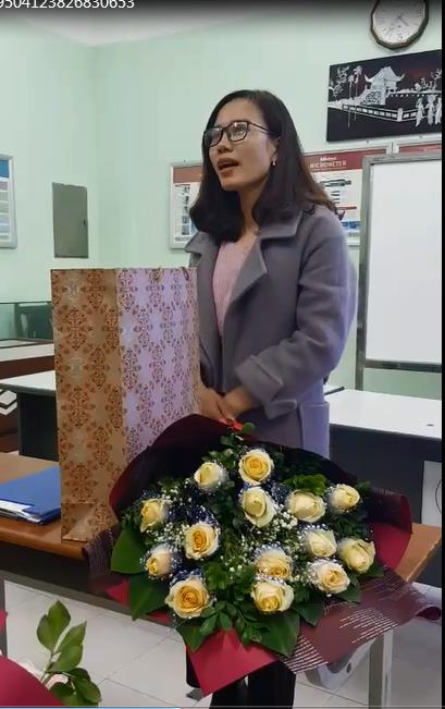Chi bộ Trung tâm Việt Nhật chúc mừng Đảng viên đạt huy hiệu 30 năm tuổi Đảng và chia tay Đảng viên chuyển công tác