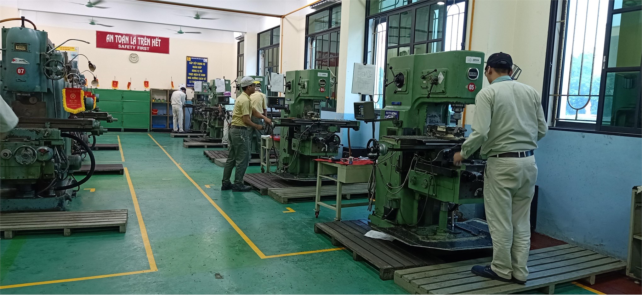 Ngành Cao đẳng Cắt gọt kim loại - học phí hấp dẫn, cơ hội việc làm cao