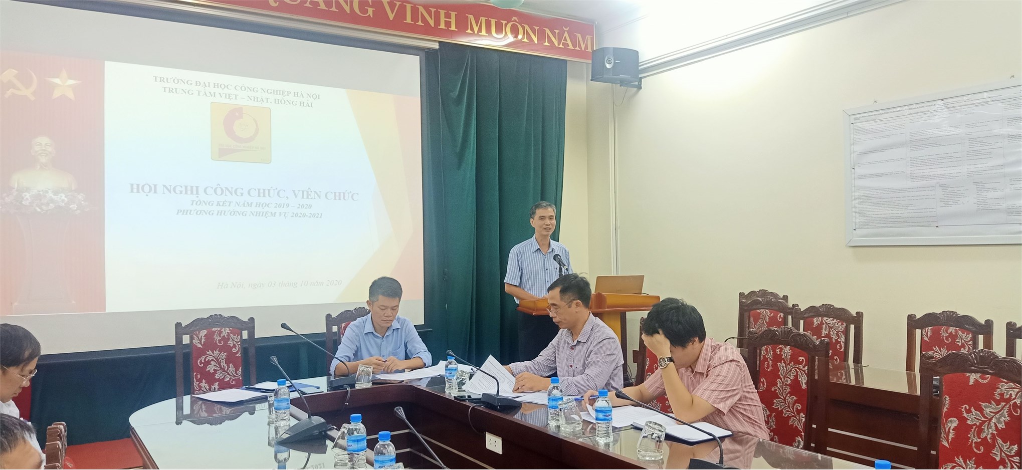 Hội nghị công chức viên chức năm học 2019 - 2020 của TT Việt Nhật