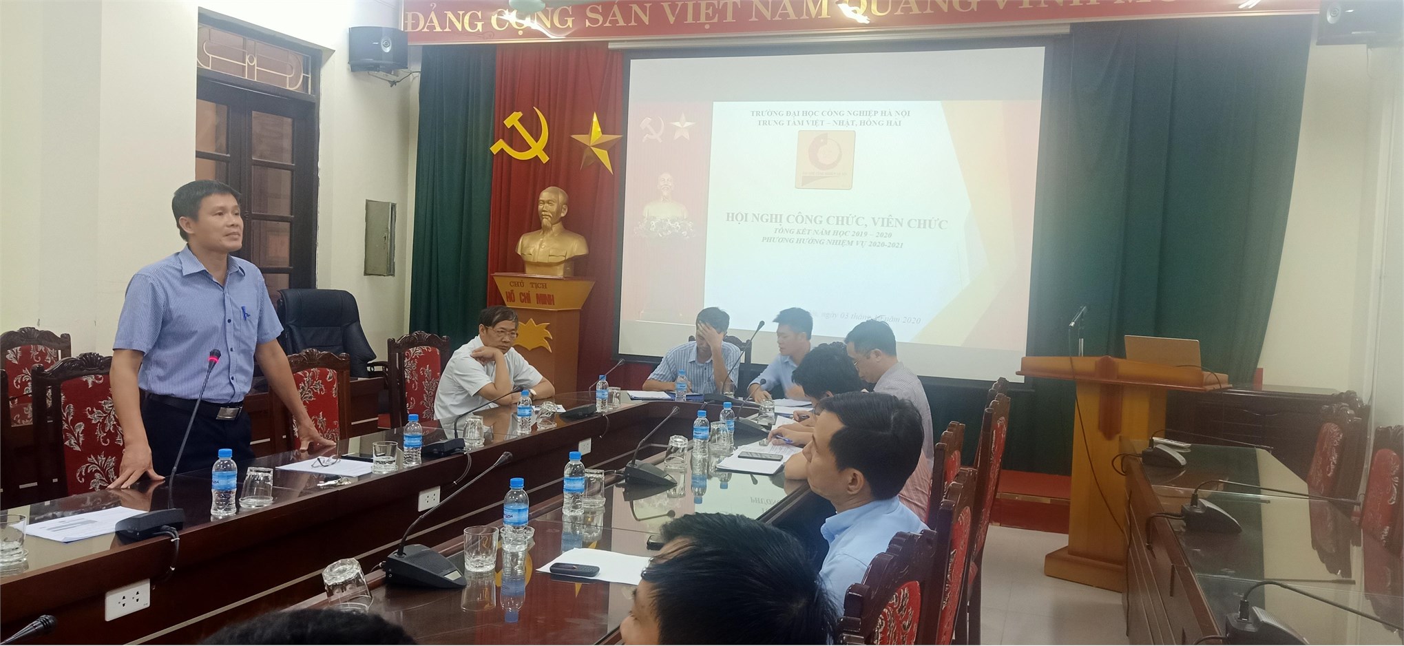 Hội nghị công chức viên chức năm học 2019 - 2020 của TT Việt Nhật