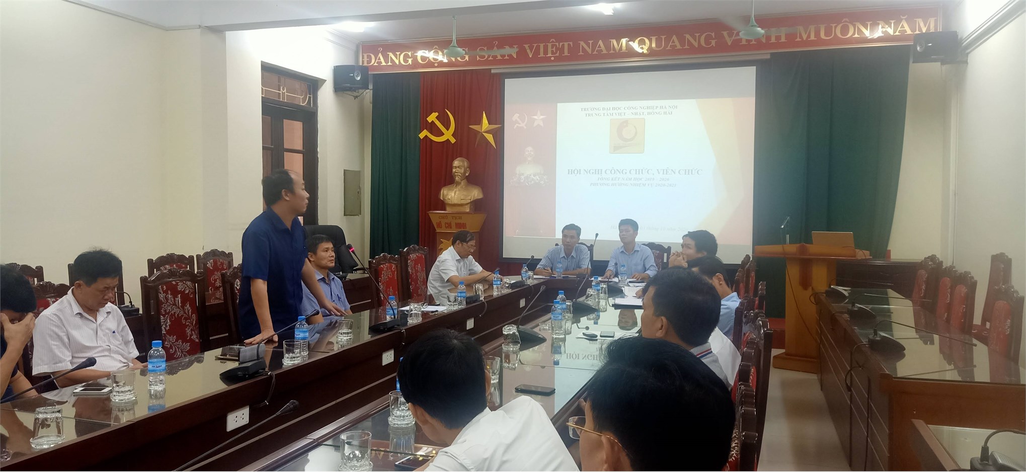 Hội nghị công chức viên chức năm học 2019 - 2020 của TT Việt Nhật
