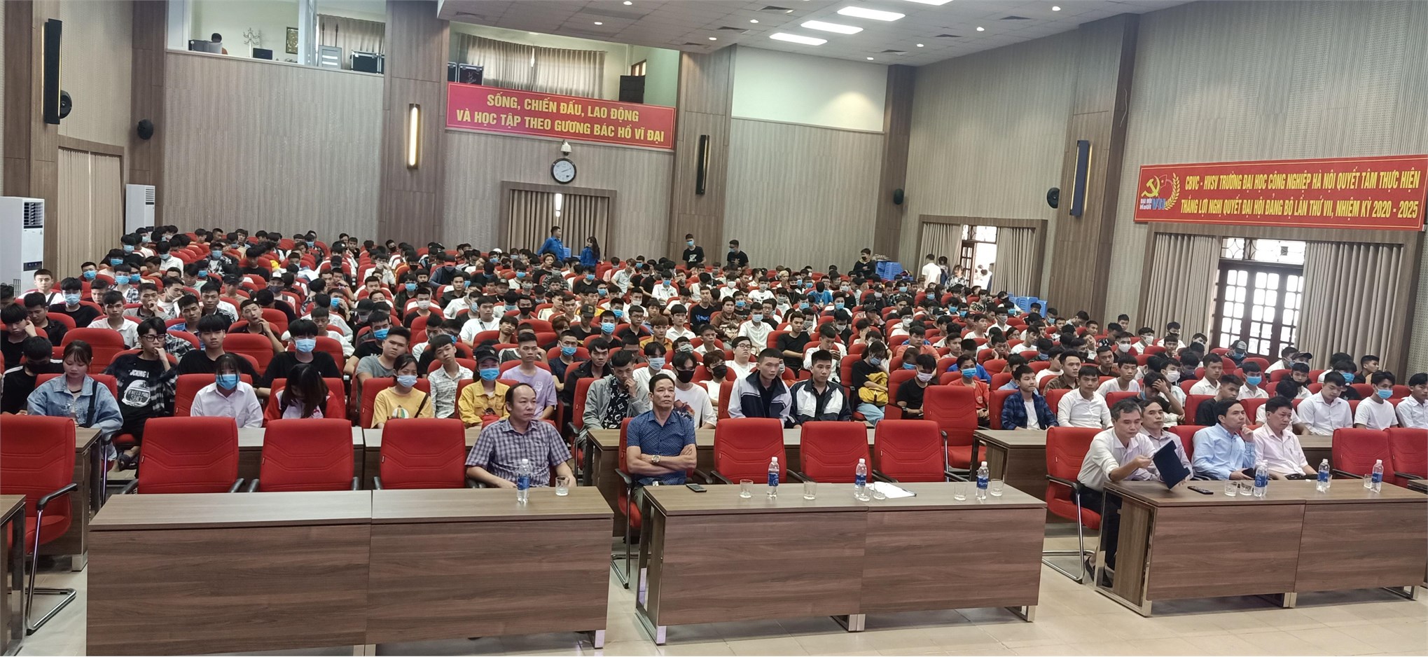 Trung tâm Việt – Nhật chào đón gần 800 tân sinh viên nhập học