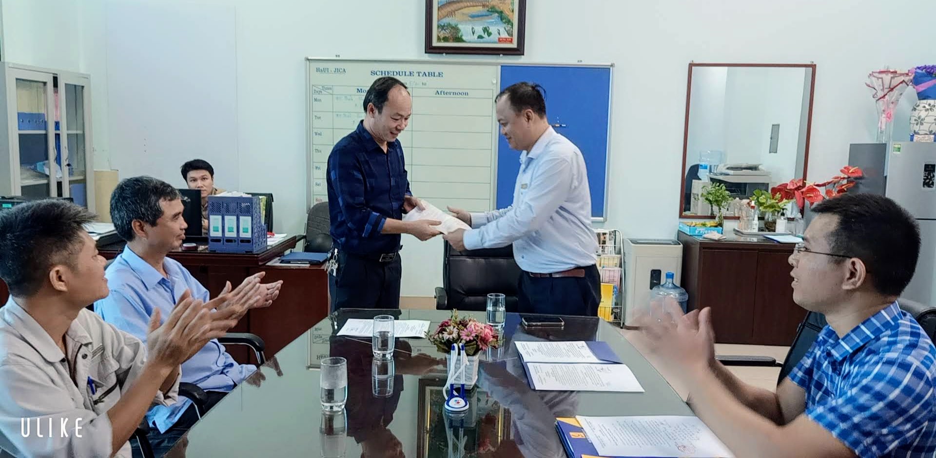Giao nhiệm vụ cán bộ và sắp xếp lại cơ cấu tổ chức của Trung tâm Việt Nhật