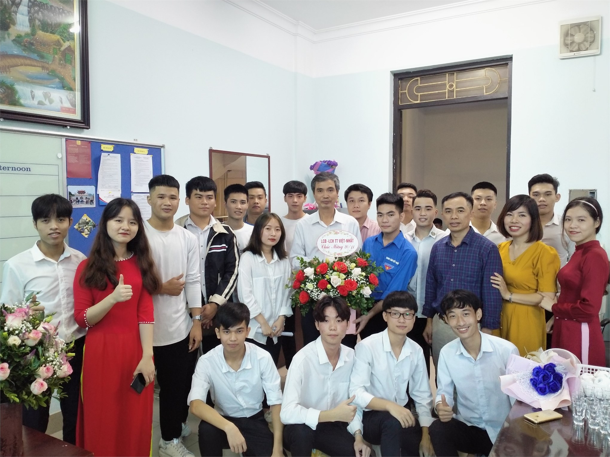 Trung tâm Việt Nhật long trọng tổ chức các hoạt động chào mừng ngày nhà giáo Việt Nam 20/11