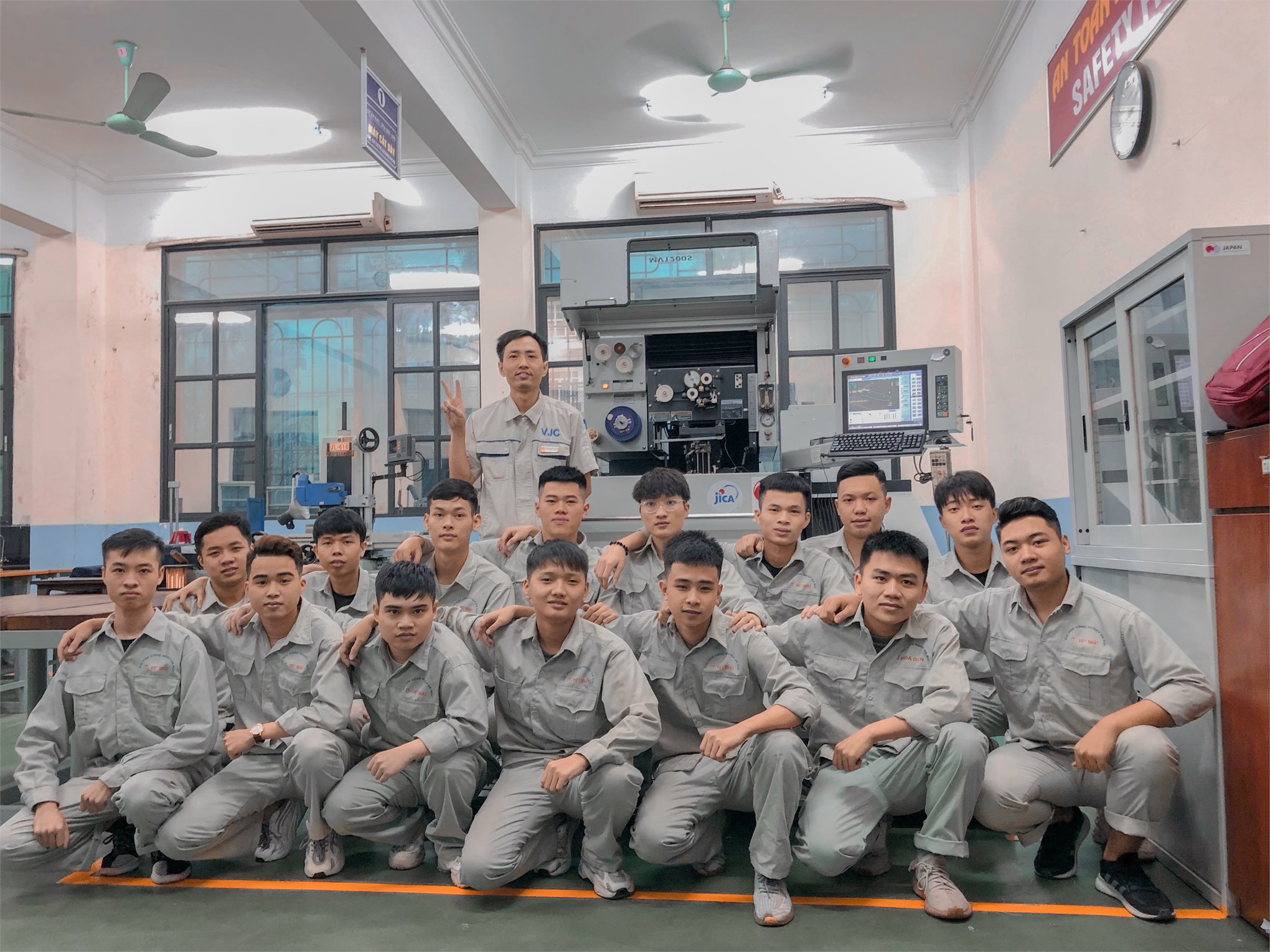 Trao giải cuộc thi”Khoảnh khắc thầy trò 2020” chào mừng 38 năm ngày Nhà giáo Việt Nam (20/11/1982 – 20/11/2020)