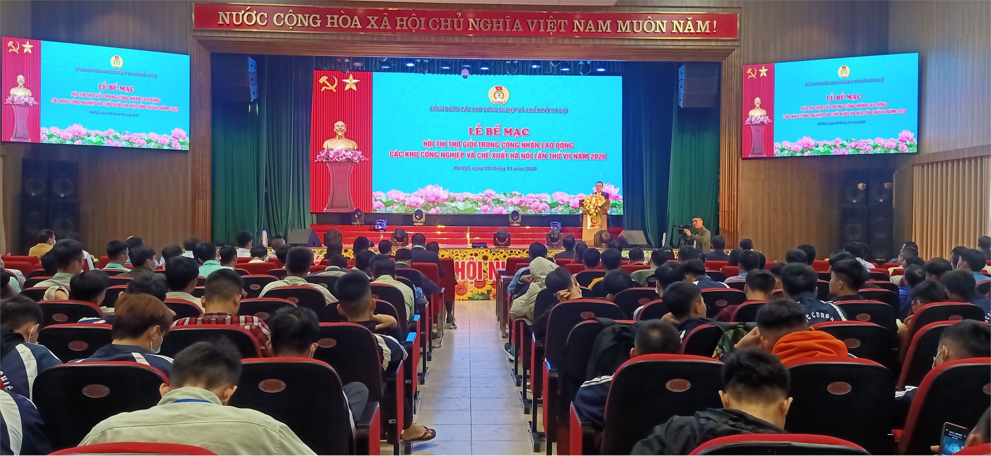Hội thi “Thợ giỏi trong công nhân lao động các Khu công nghiệp và chế xuất Hà Nội lần thứ VII” tại trường Đại học Công nghiệp Hà Nội đã diễn ra thành công tốt đẹp