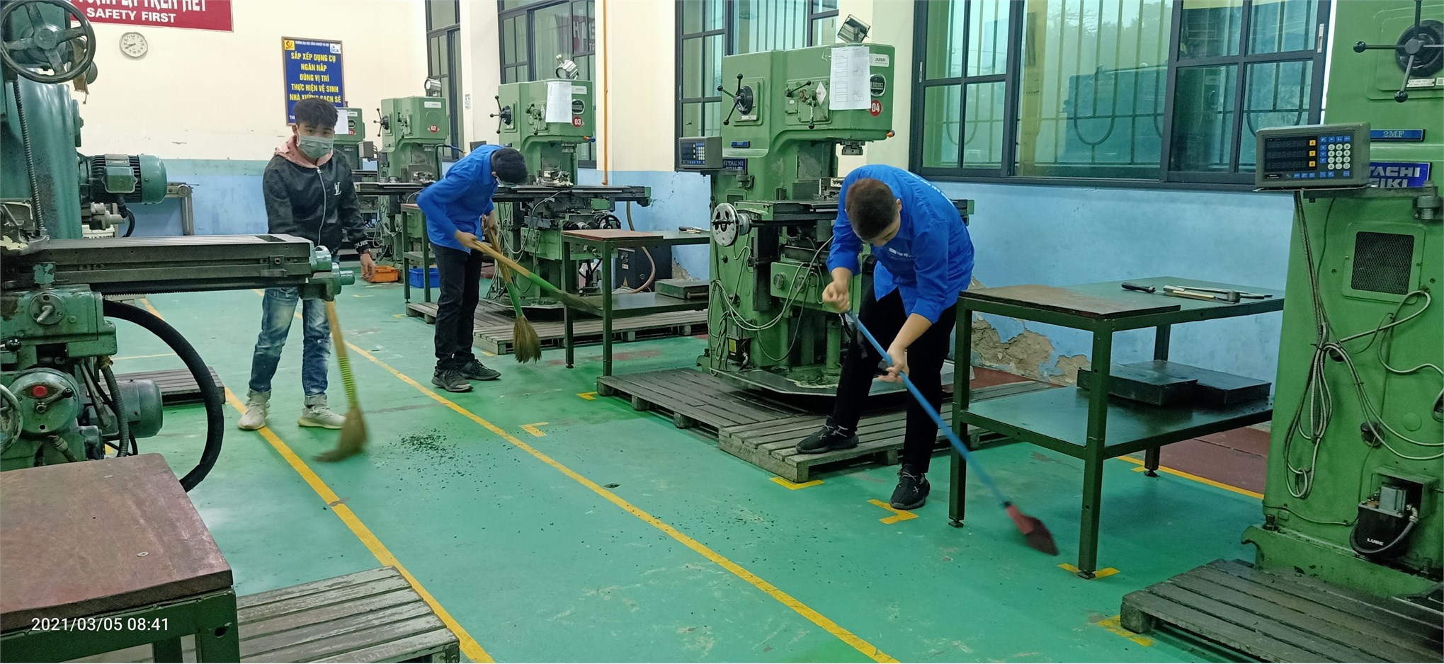 Liên chi đoàn ra quân thực hiện chương trình “Ngày thứ 6 xanh”