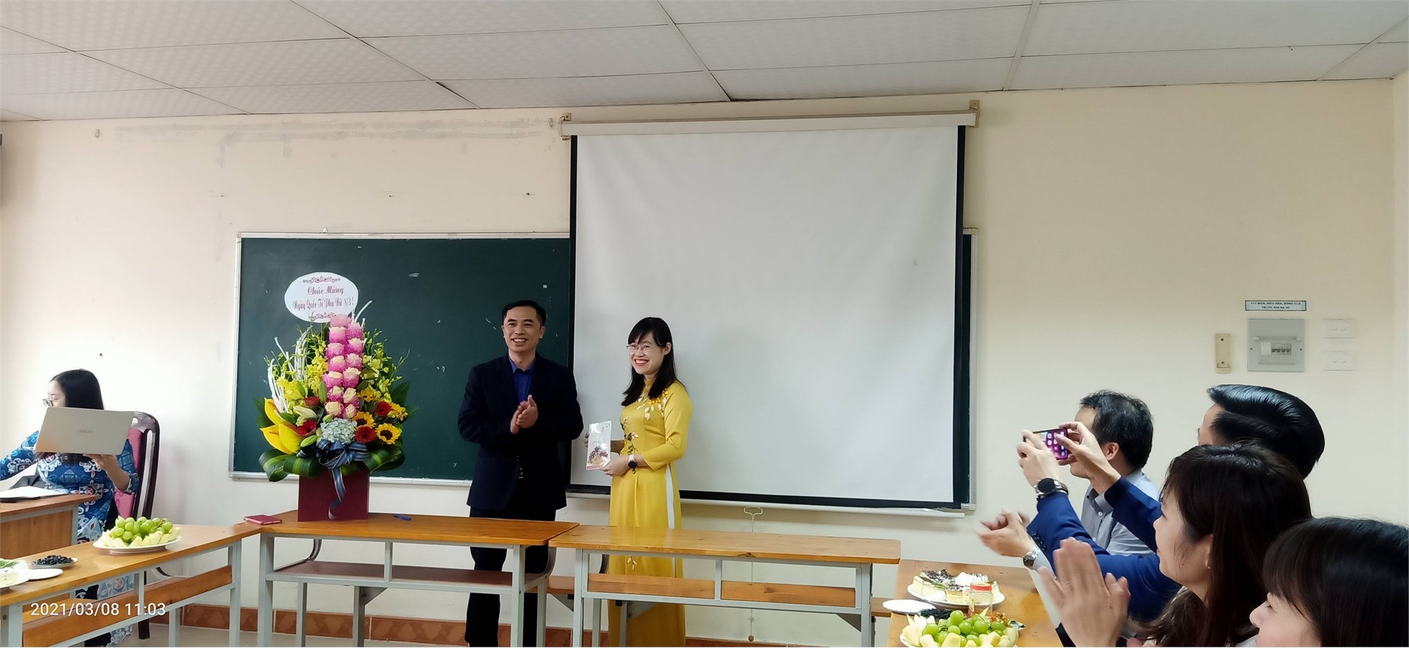 Tổ nữ công Du Lịch – Việt Nhật – Đào tạo thường xuyên tổ chức kỷ niệm chào mừng 111 năm ngày Quốc tế Phụ nữ 8/3
