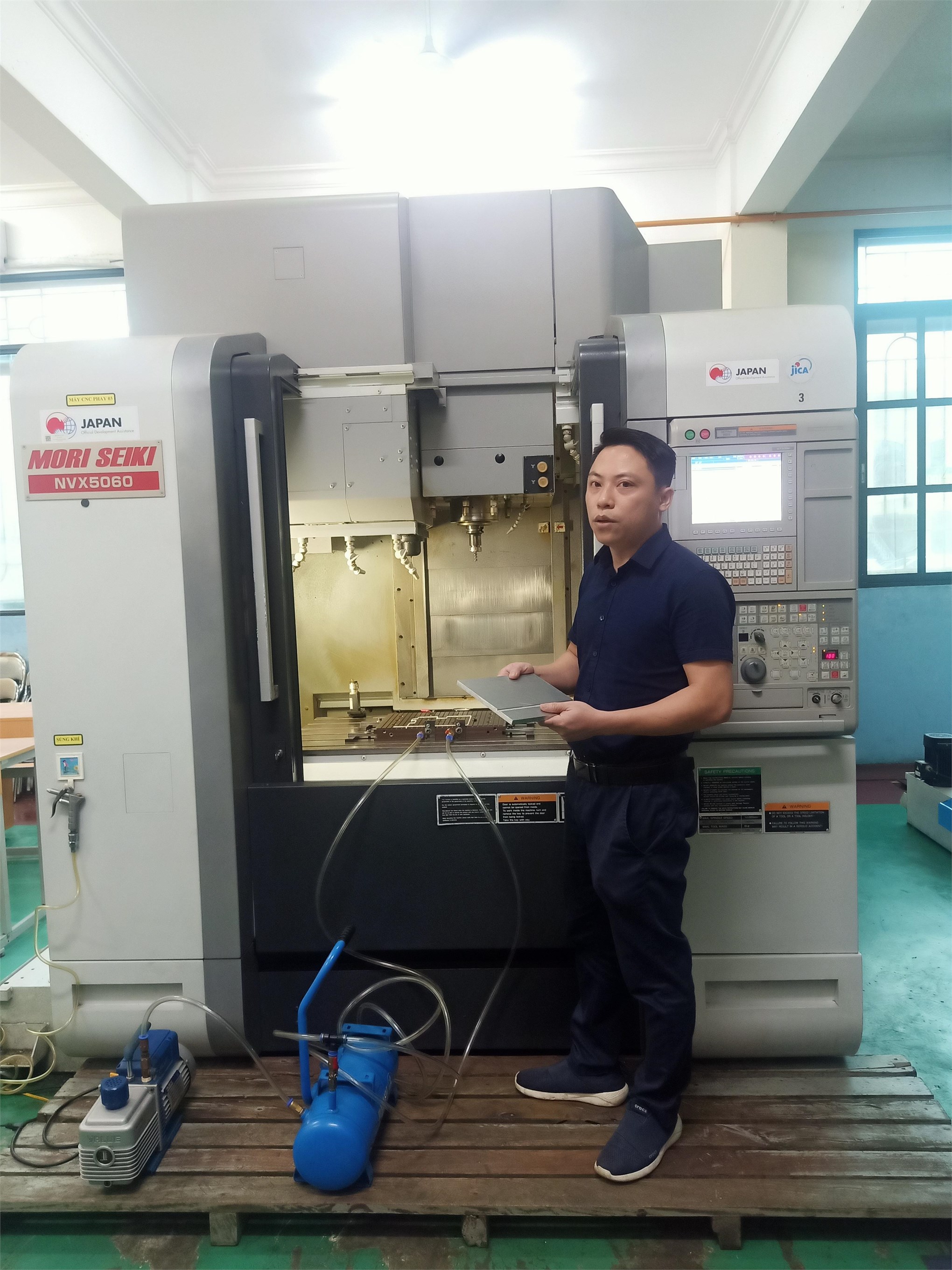 Nghiệm thu đề tài nghiên cứu khoa học cấp đơn vị: “Nghiên cứu thiết kế, chế tạo bàn gá chân không trên máy phay CNC phục vụ giảng dạy và thực tập kết hợp sản xuất trong Nhà trường”