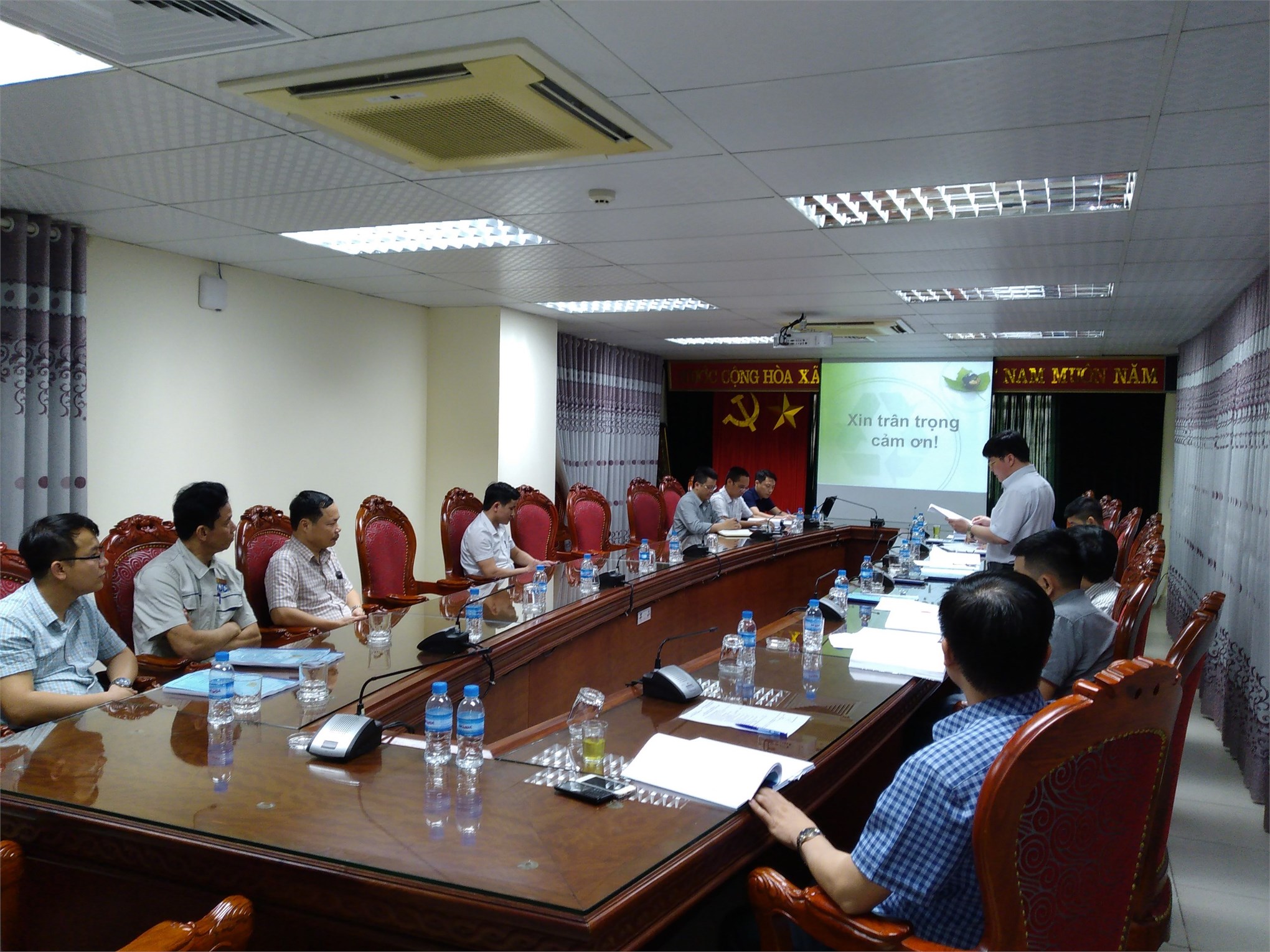 Nghiệm thu đề tài NCKH cấp trường: “Nghiên cứu thiết kế, chế tạo bàn gá chân không trên máy phay cnc phục vụ giảng dạy và thực tập kết hợp sản xuất trong Nhà trường”