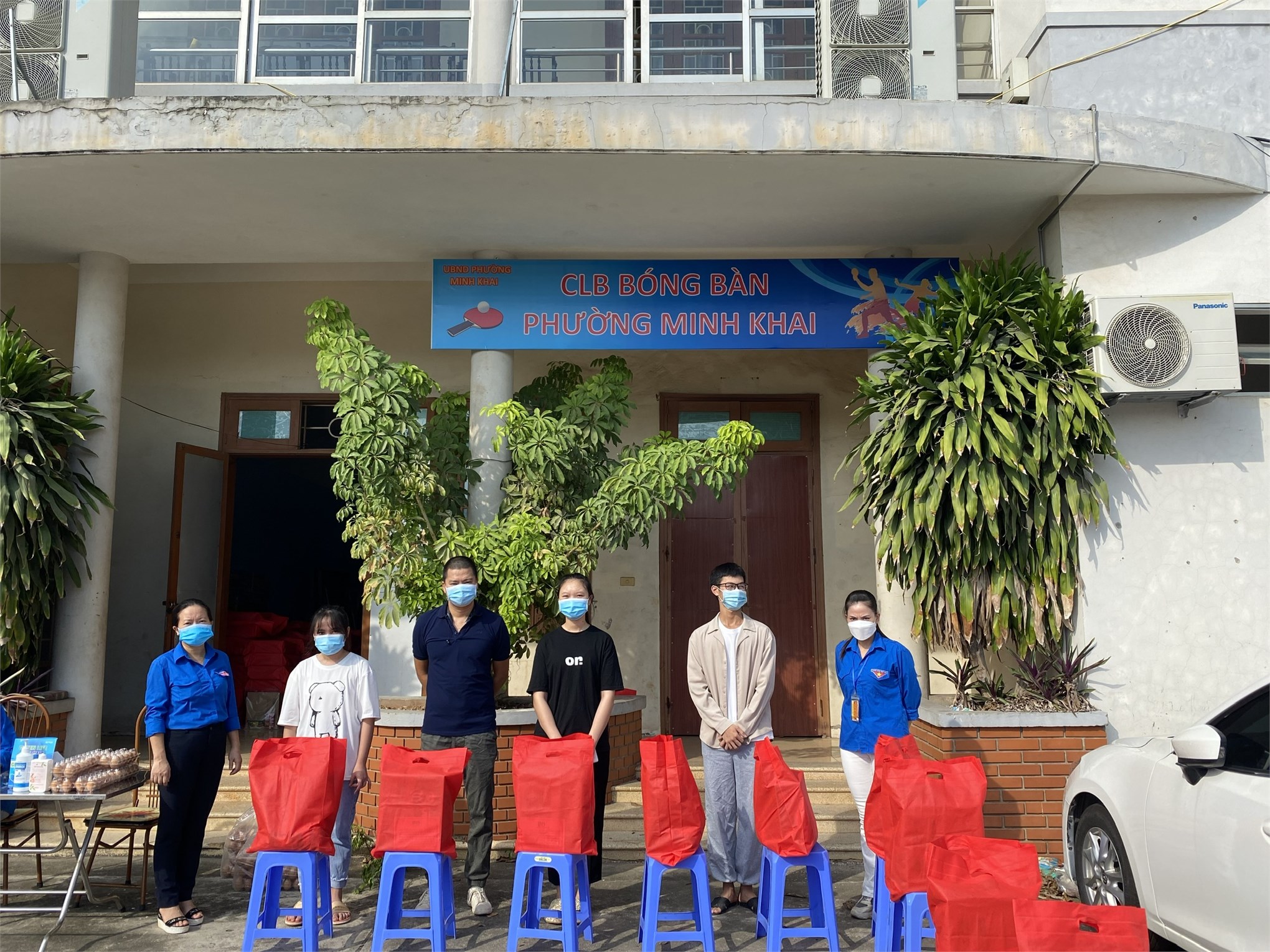 Ấm lòng sinh viên mùa dịch: ở đâu sinh viên khó, ở đó có Thầy/cô!