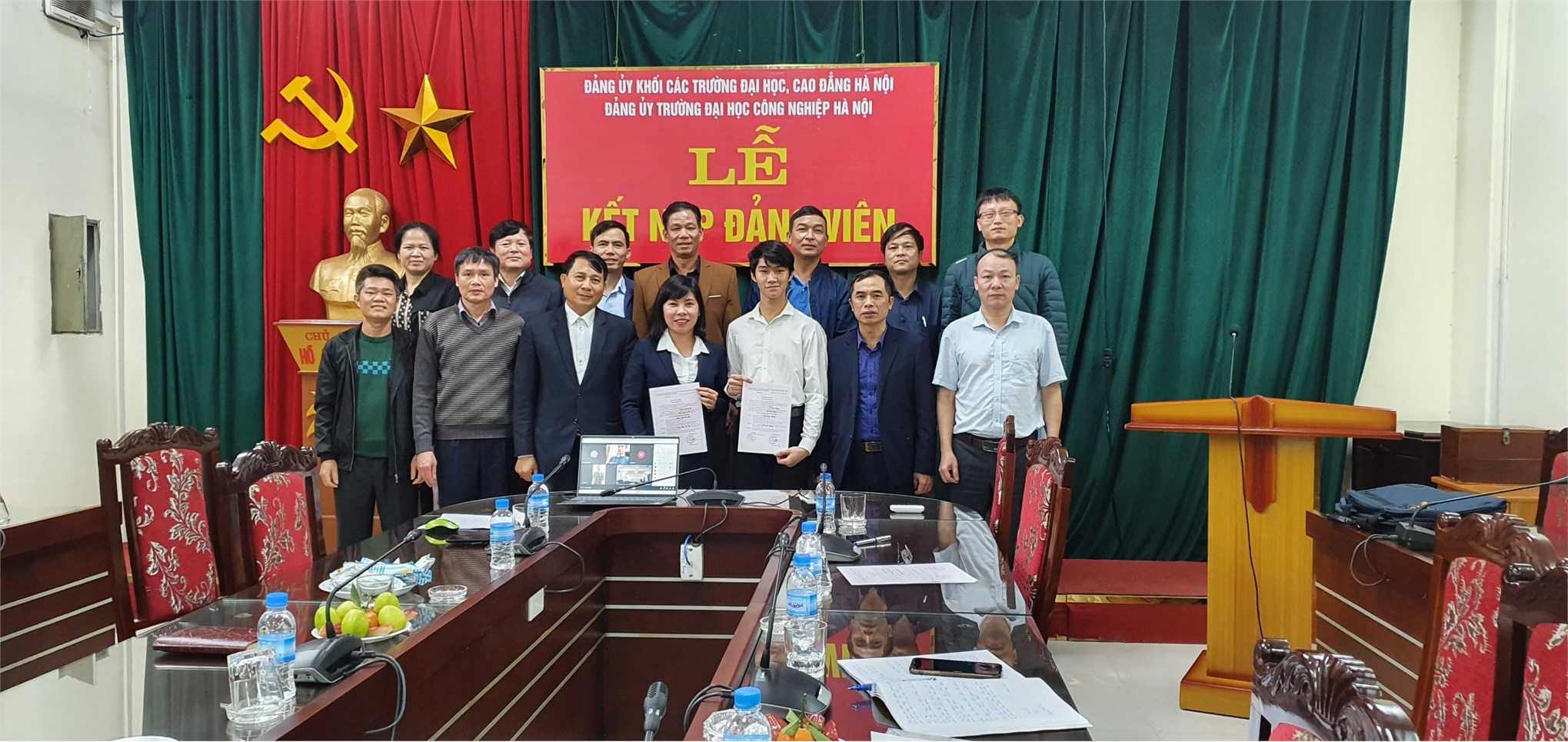 Lễ kết nạp Đảng viên mới của chi bộ TT Việt Nhật