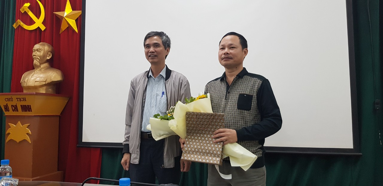 Chi bộ Trung tâm Việt Nhật tổ chức hội nghị tổng kết năm 2021 và chia tay Đảng viên nghỉ hưu theo chế độ