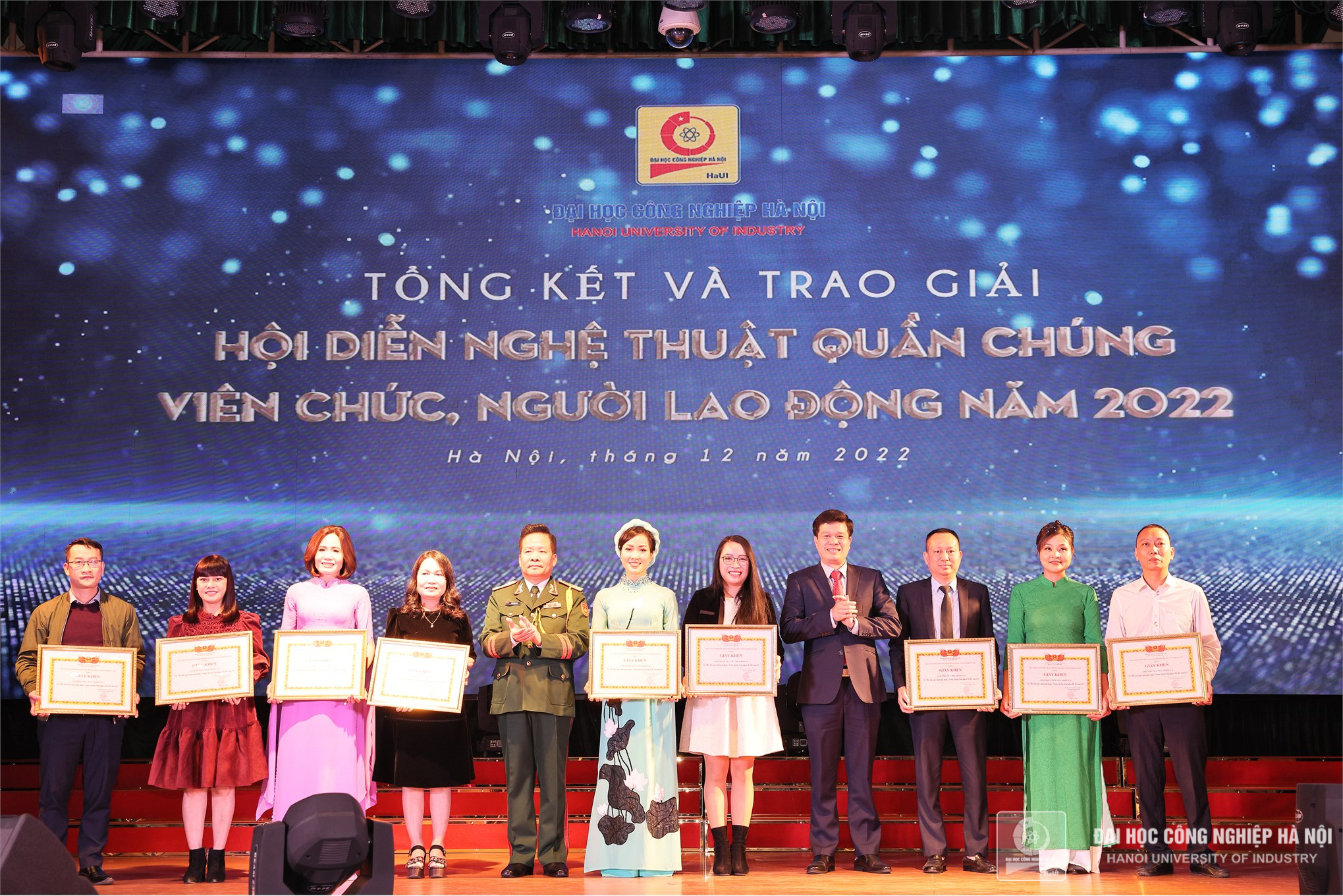 Liên quân Khoa học cơ bản, phòng Quản trị, TT. Việt Nhật, TT. Hồng Hải đạt giải Ba trong Hội diễn nghệ thuật quần chúng viên chức, người lao động Đại học Công nghiệp Hà Nội năm 2022