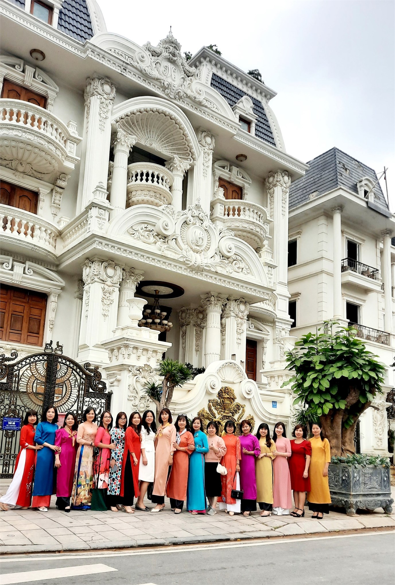 Gặp mặt chúc mừng ngày Quốc tế phụ nữ 08/03