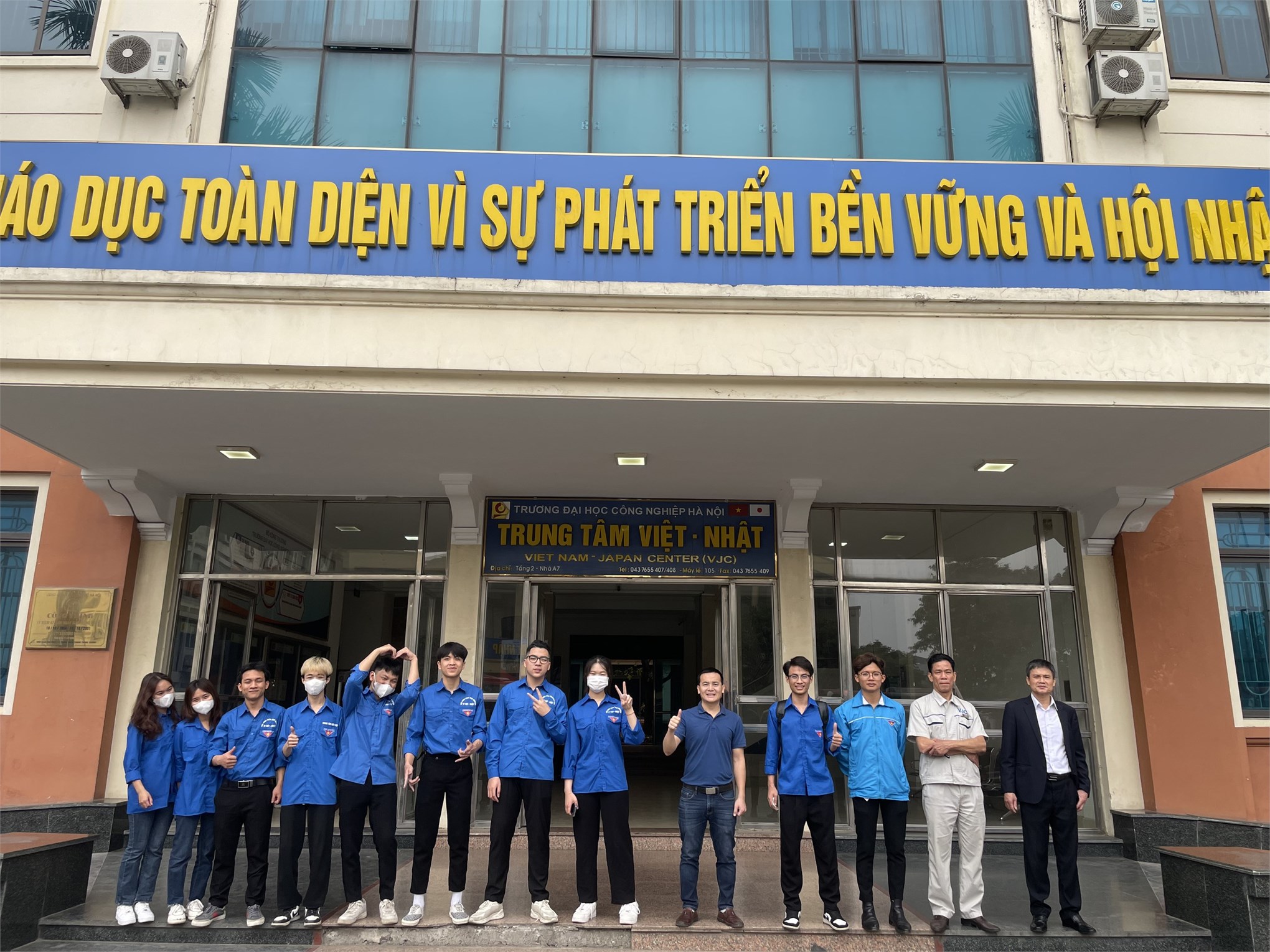 Trung tâm Việt Nhật tiếp đón hơn 400 học sinh trường THPT C Nghĩa Hưng tới tham quan tìm hiểu