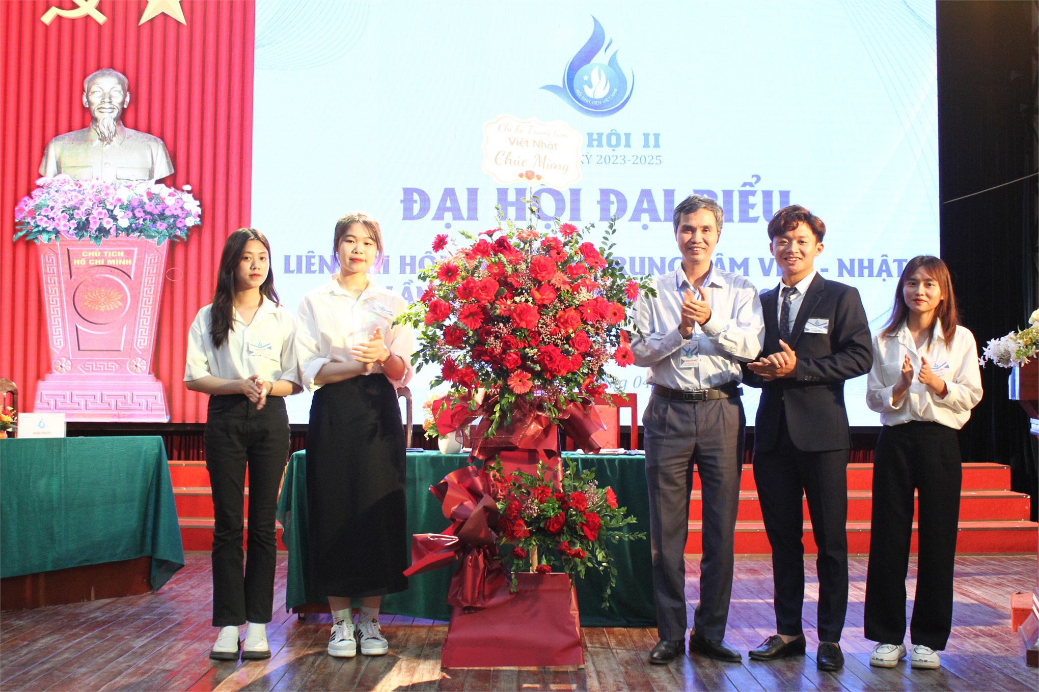 ĐẠI HỘI ĐẠI BIỂU LIÊN CHI HỘI SINH VIÊN TRUNG TÂM VIỆT – NHẬT LẦN THỨ II, NHIỆM KỲ 2023 - 2025 DIỄN RA THÀNH CÔNG TỐT ĐẸP