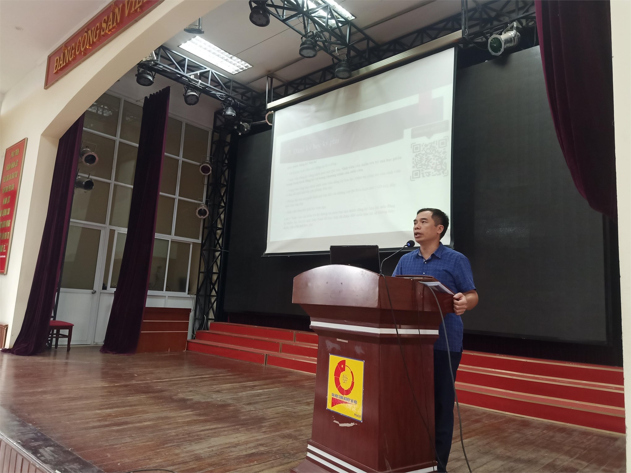 Trung tâm Việt - Nhật tổ chức Cố vấn học tập học kỳ 2 dành cho sinh viên hệ cao đẳng khóa 23,24 năm học 2022 - 2023