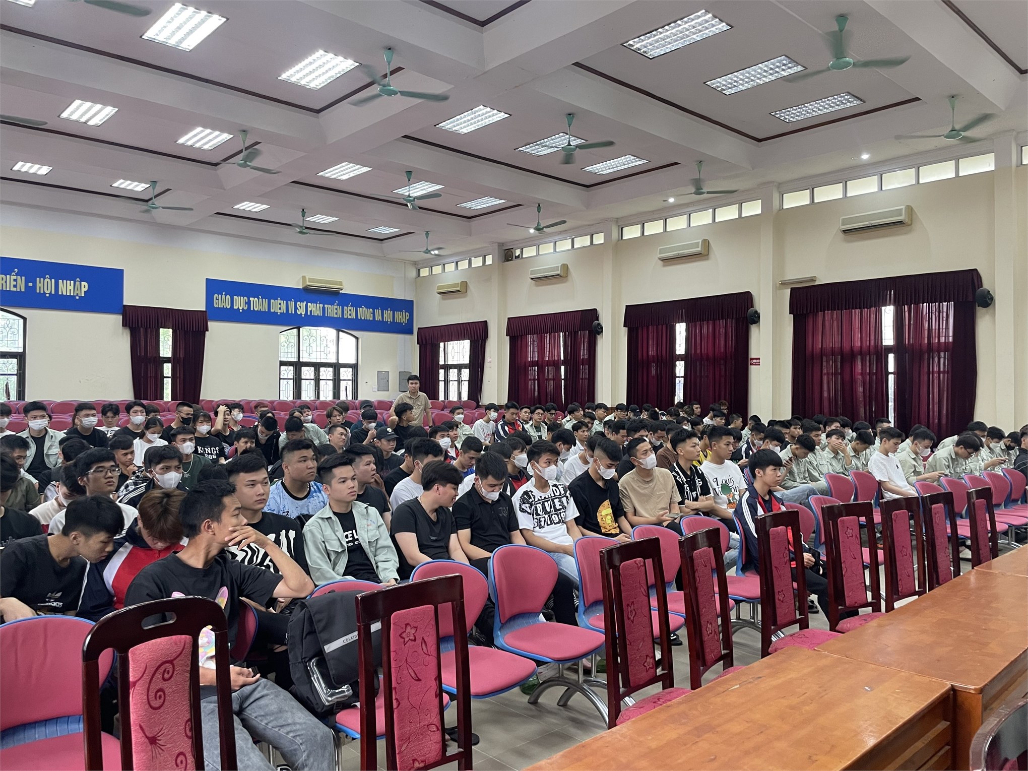 Trung tâm Việt - Nhật tổ chức Cố vấn học tập học kỳ 2 dành cho sinh viên hệ cao đẳng khóa 23,24 năm học 2022 - 2023