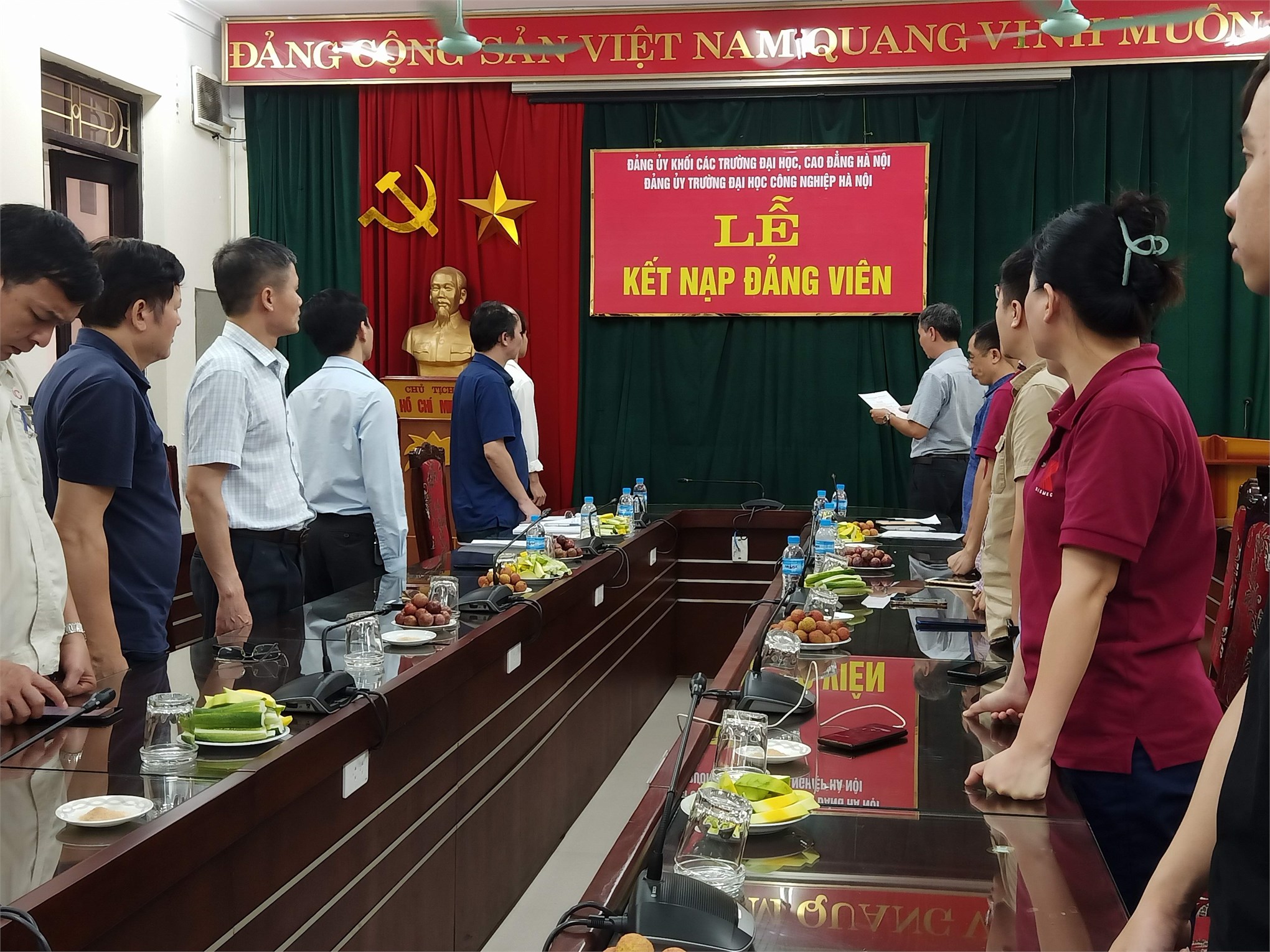 Lễ kết nạp Đảng viên mới của chi bộ TT Việt Nhật