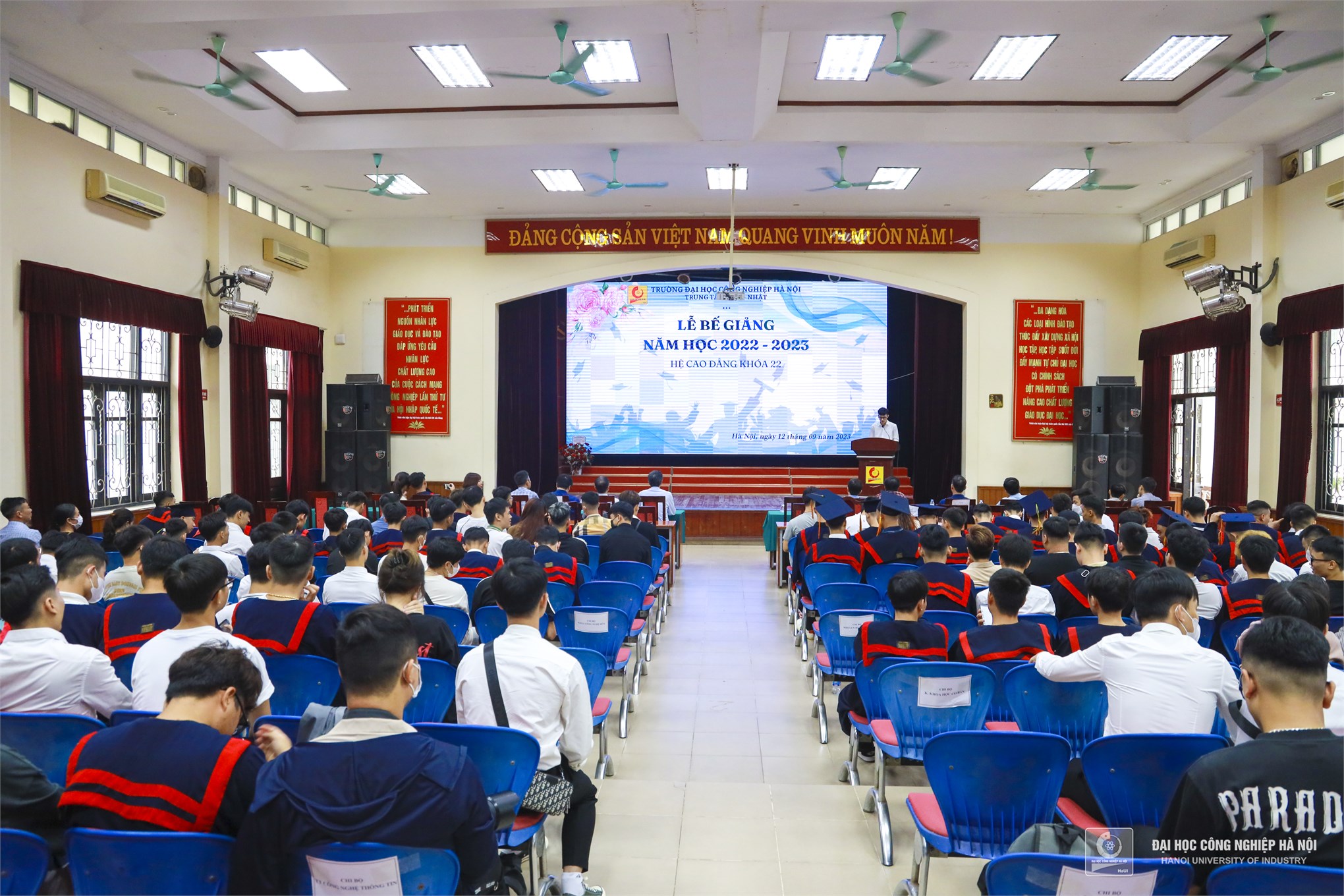 Dư âm ngọt ngào tại lễ tốt nghiệp của hơn 460 sinh viên hệ cao đẳng K22 trung tâm Việt - Nhật