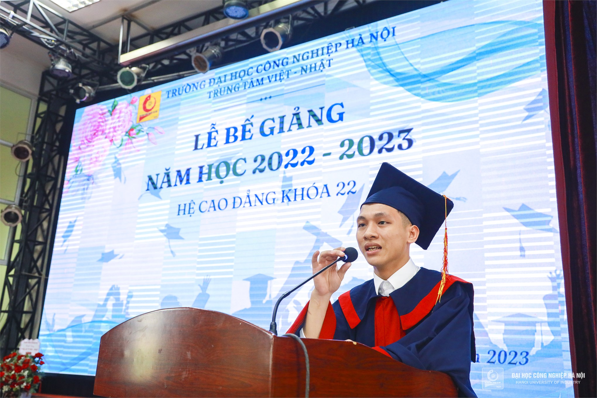 Dư âm ngọt ngào tại lễ tốt nghiệp của hơn 460 sinh viên hệ cao đẳng K22 trung tâm Việt - Nhật
