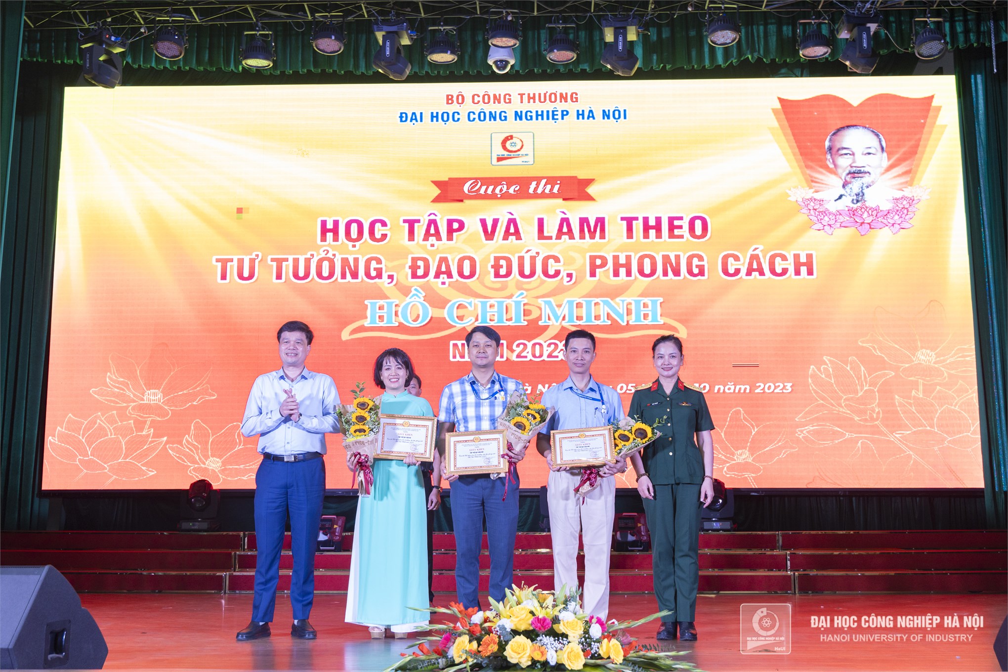 Liên chi bộ: TT Việt Nhật - Khoa Lý luận chính trị - Phòng thanh tra - Trung tâm hỗ trợ sinh viên giành giải Nhì toàn đoàn tại cuộc thi Học tập và làm theo tư tưởng, đạo đức, phong cách Hồ Chí Minh năm 2023