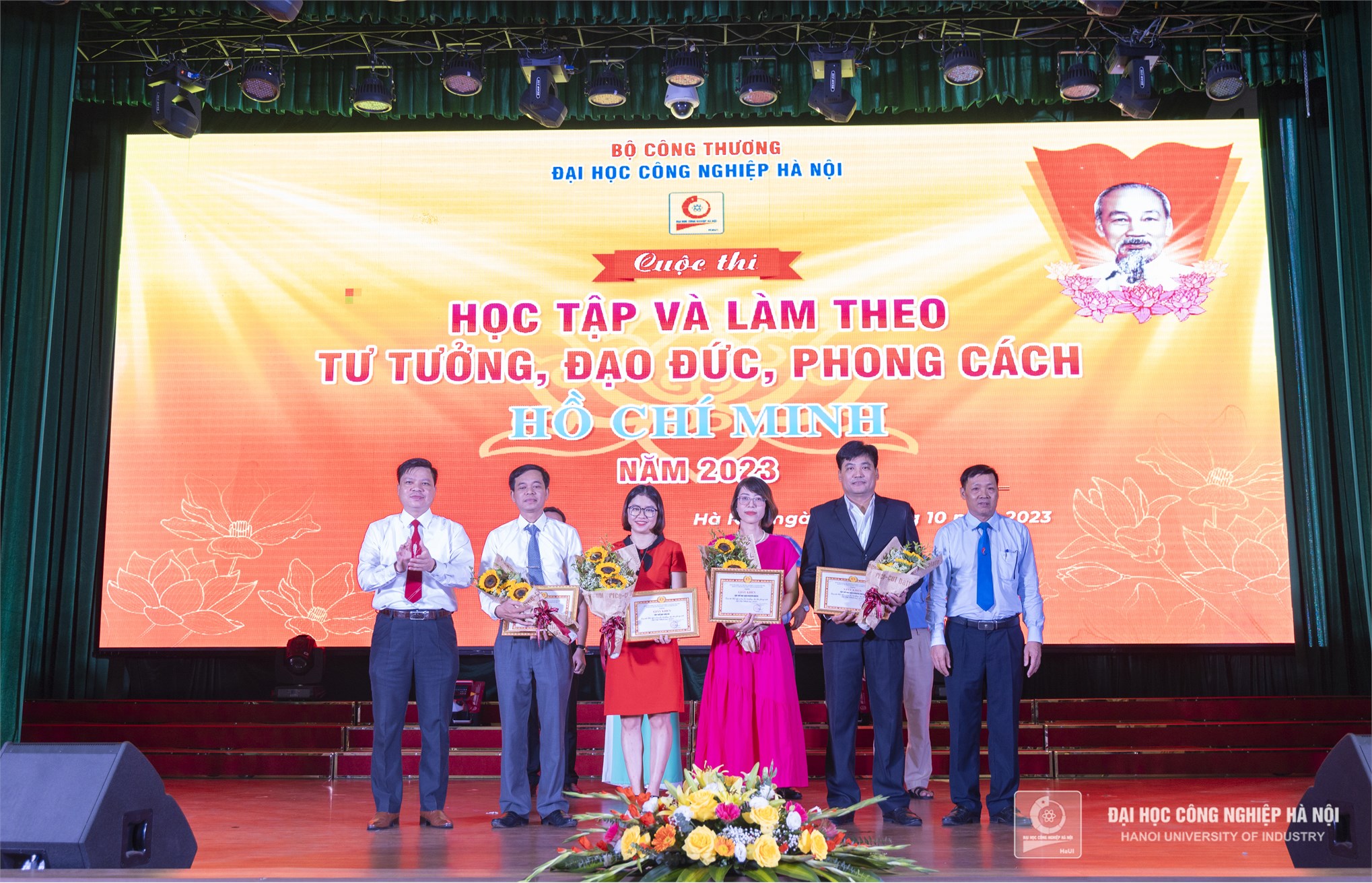 Liên chi bộ: TT Việt Nhật - Khoa Lý luận chính trị - Phòng thanh tra - Trung tâm hỗ trợ sinh viên giành giải Nhì toàn đoàn tại cuộc thi Học tập và làm theo tư tưởng, đạo đức, phong cách Hồ Chí Minh năm 2023