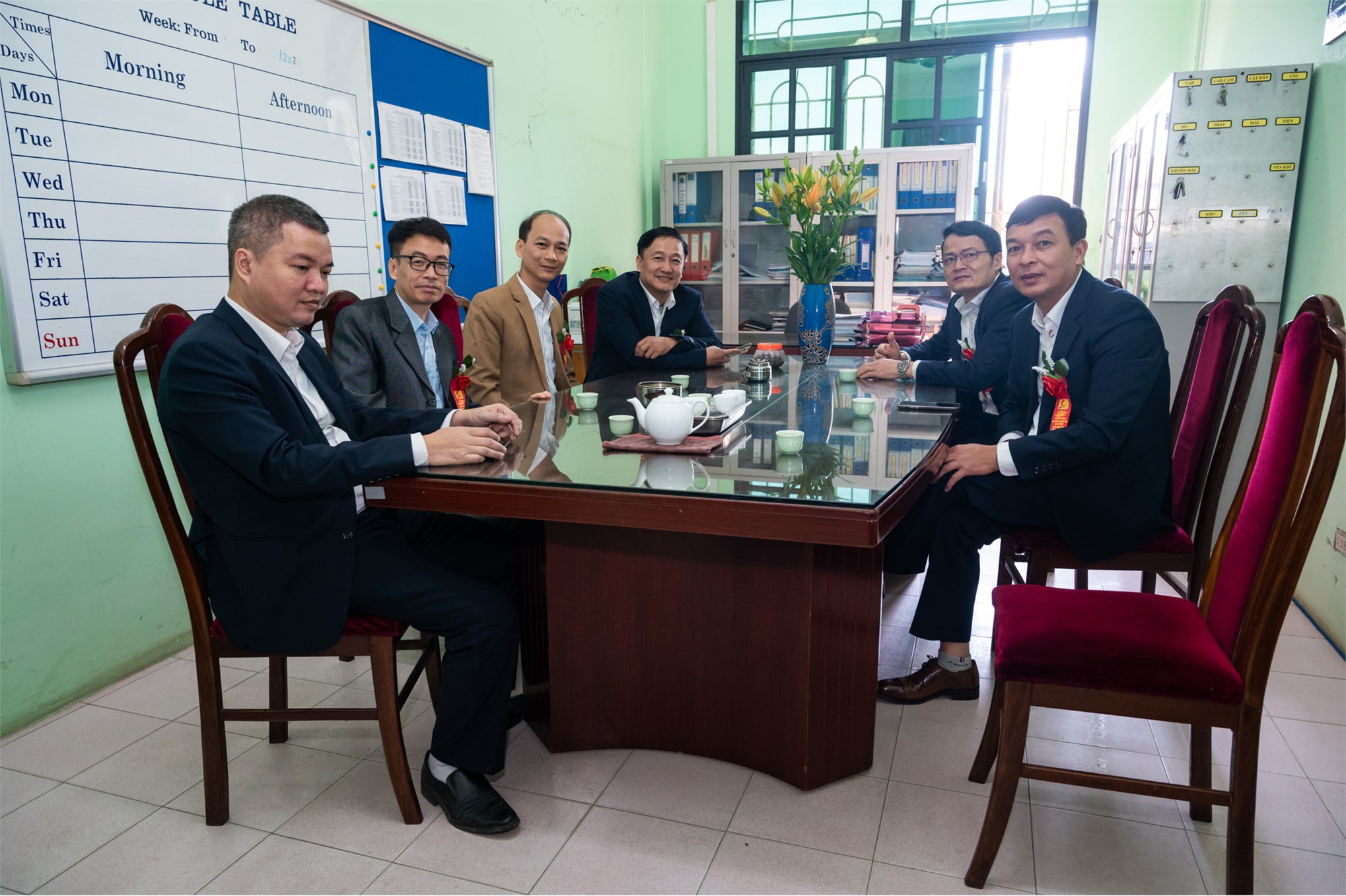 Trung tâm Việt Nhật chào mừng 125 năm ngày truyền thống Nhà trường và 41 năm ngày Nhà giáo Việt Nam 20/11