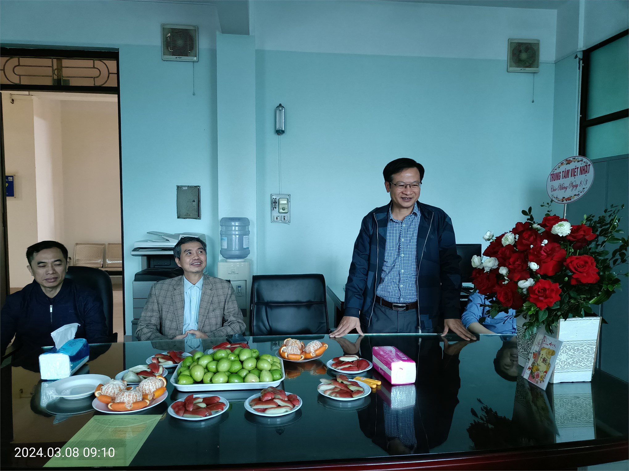 Gặp mặt chúc mừng ngày Quốc tế phụ nữ 08/03