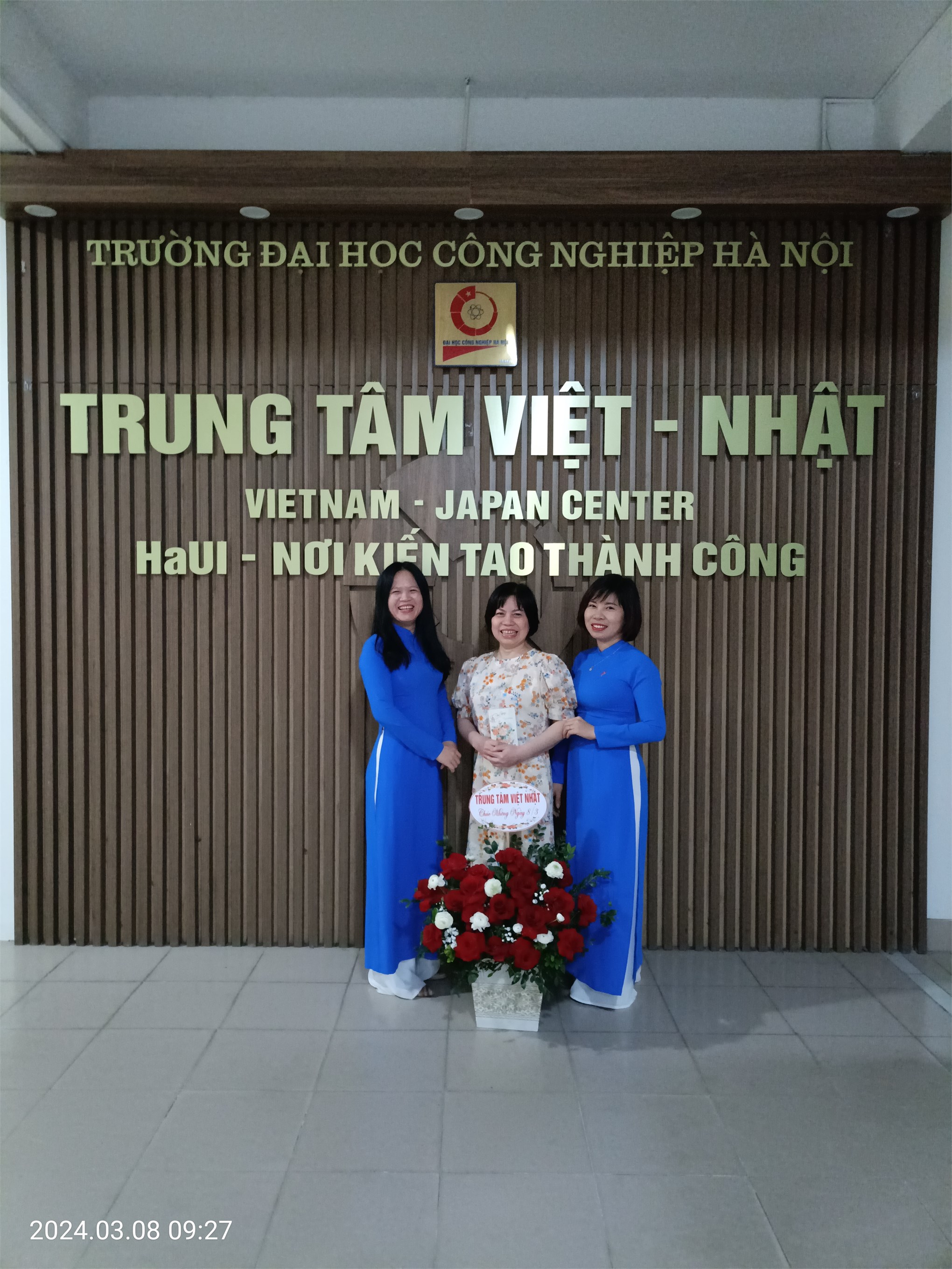 Gặp mặt chúc mừng ngày Quốc tế phụ nữ 08/03