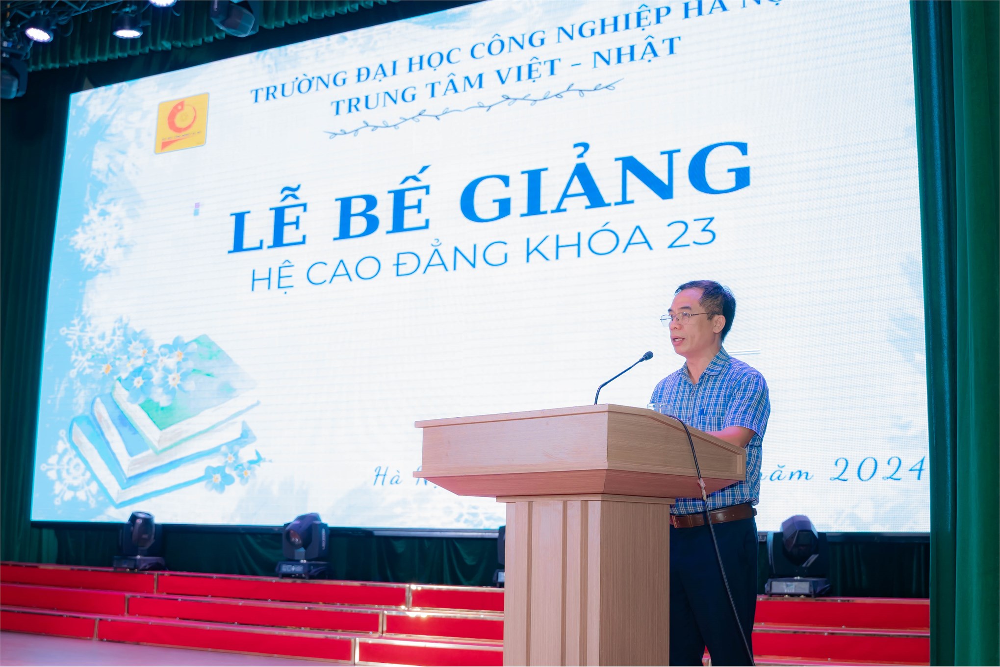 Lễ bế giảng và trao bằng tốt nghiệp cho sinh viên khóa 23 và các khóa cũ năm 2024