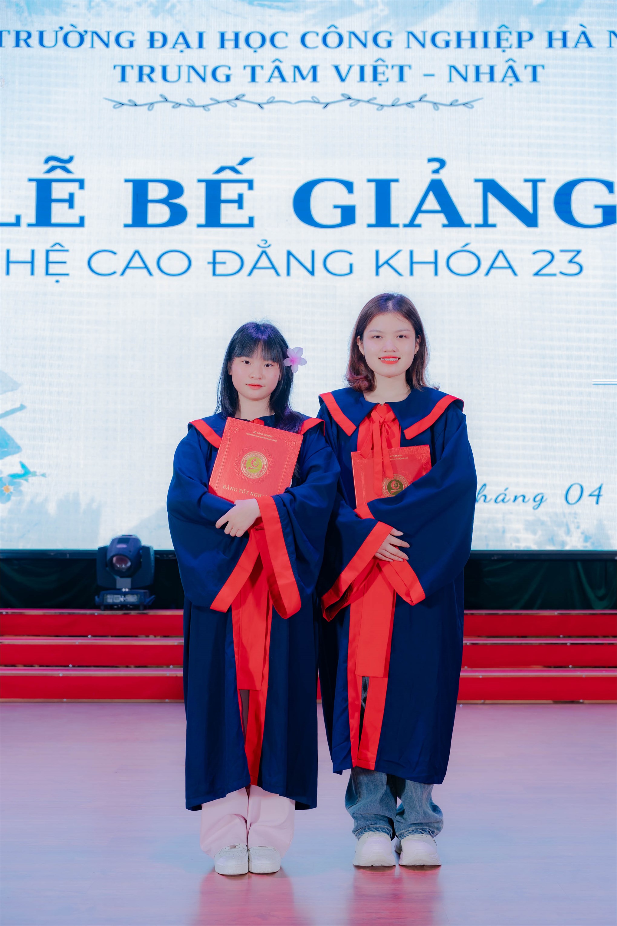Lễ bế giảng và trao bằng tốt nghiệp cho sinh viên khóa 23 và các khóa cũ năm 2024