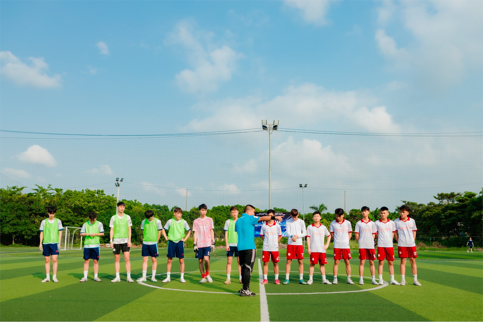 Chung kết và trao giải bóng đá nam sinh viên TT Việt Nhật