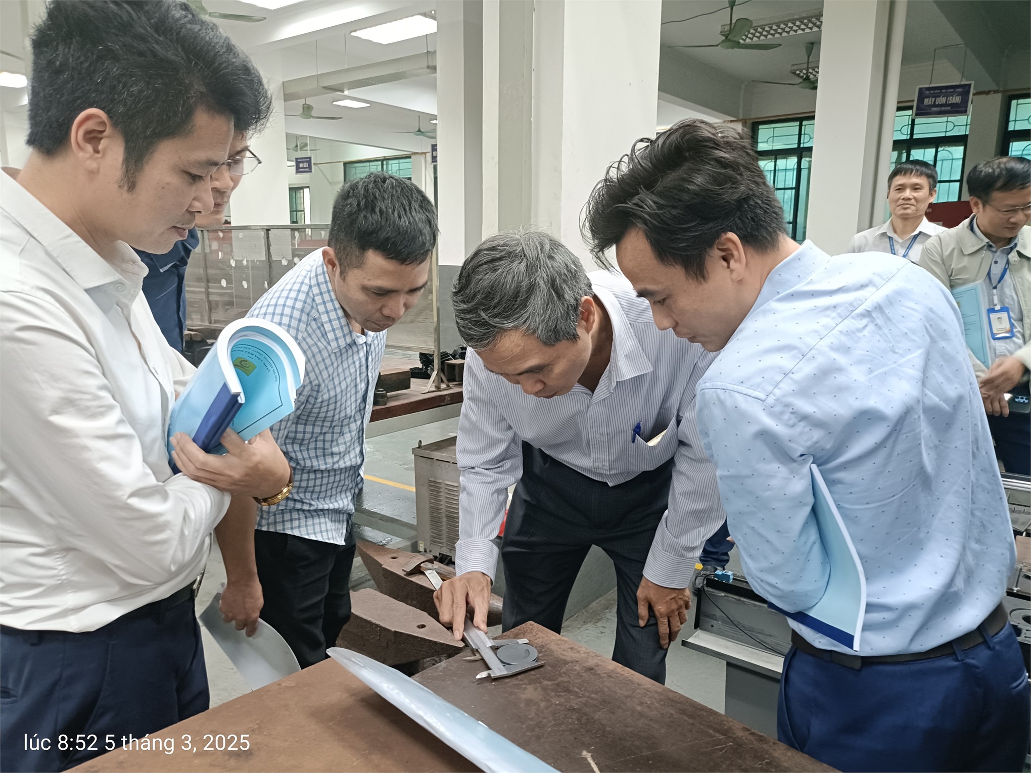 Nghiệm thu đề tài nghiên cứu khoa học cấp đơn vị: “Nghiên cứu thiết kế và chế tạo hệ thống cắt Plasma CNC áp dụng trong đào tao tại trường Đại học Công nghiệp Hà Nội”