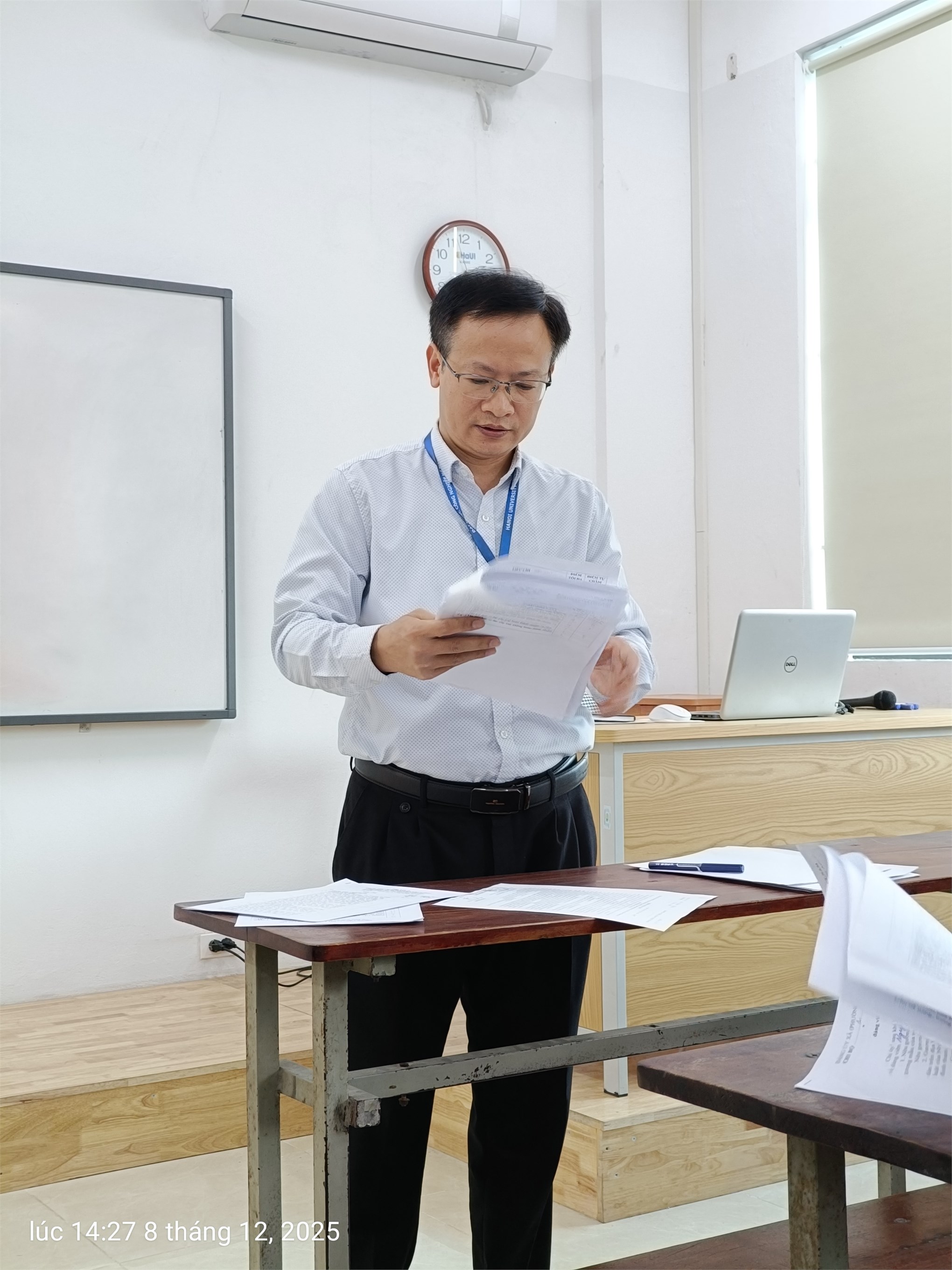 Chi bộ Trung tâm Việt Nhật tổ chức kiểm điểm, đánh giá xếp loại chất lượng chi bộ, đảng viên năm 2025