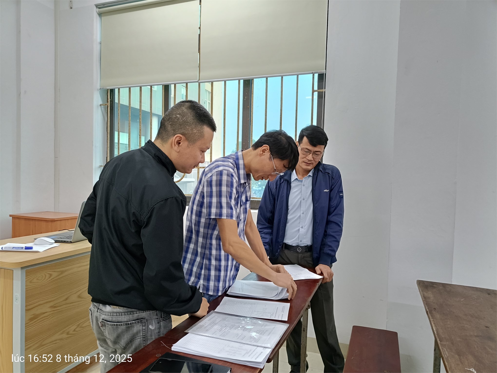 Chi bộ Trung tâm Việt Nhật tổ chức kiểm điểm, đánh giá xếp loại chất lượng chi bộ, đảng viên năm 2025